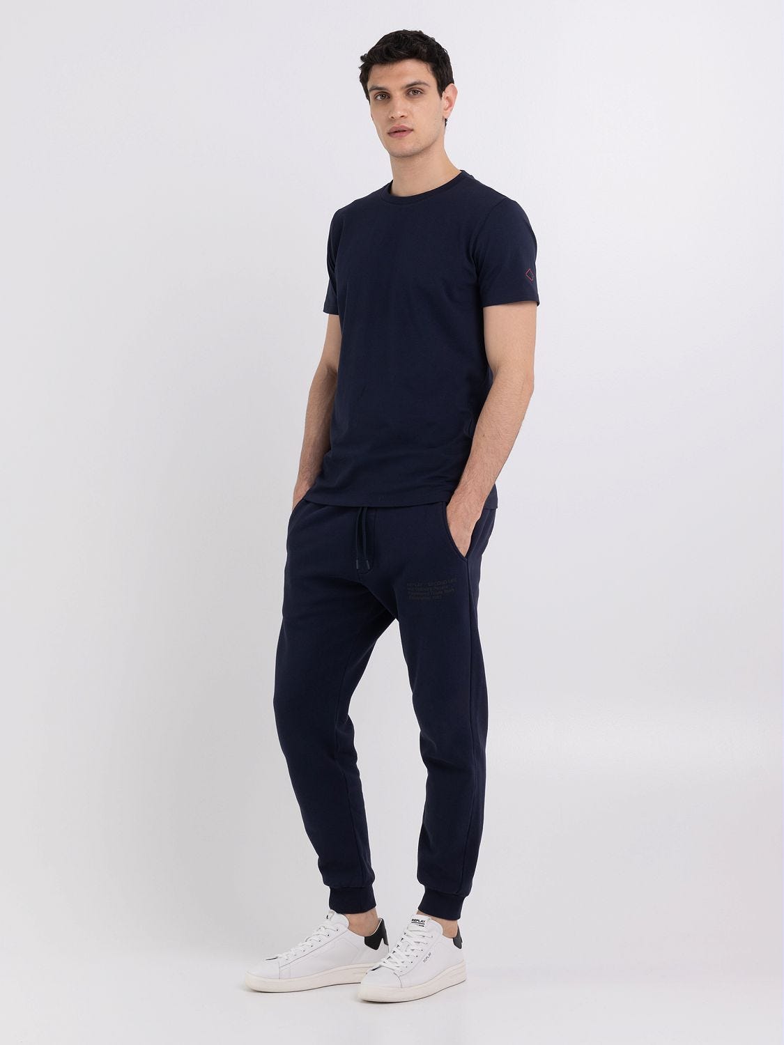 Men's essential jersey pants on sale