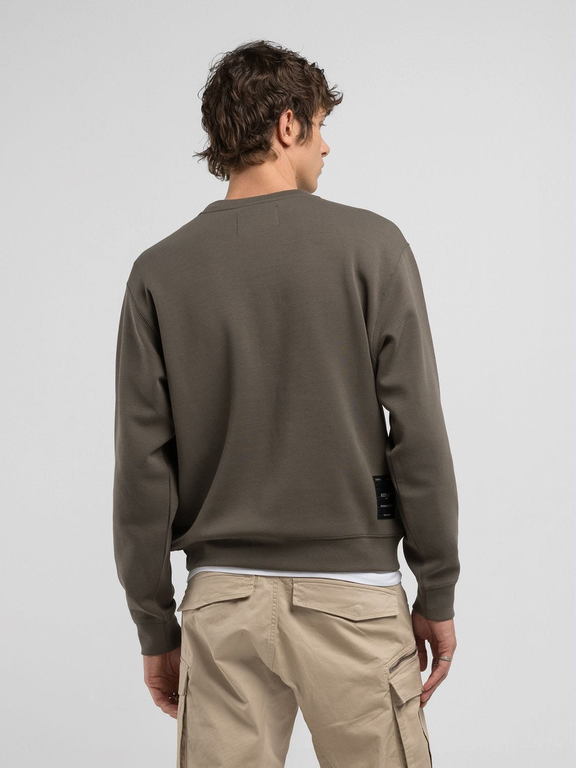 REGULAR-FIT CREW-NECK SWEATSHIRT
