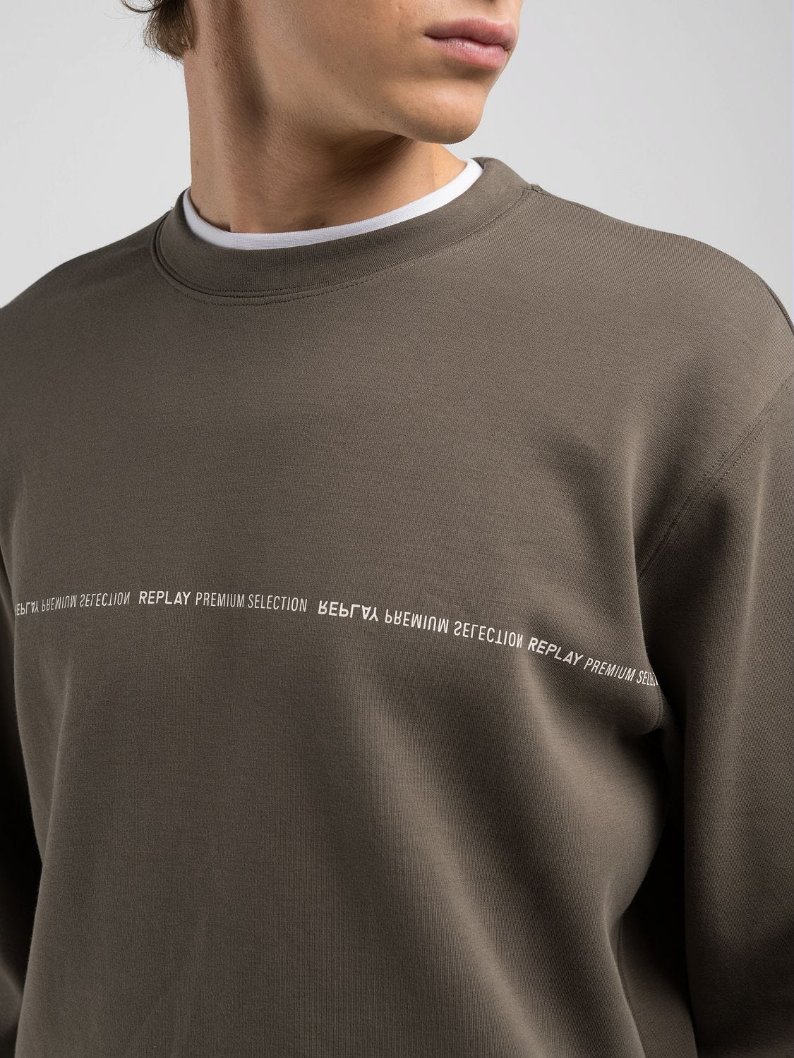 REGULAR-FIT CREW-NECK SWEATSHIRT