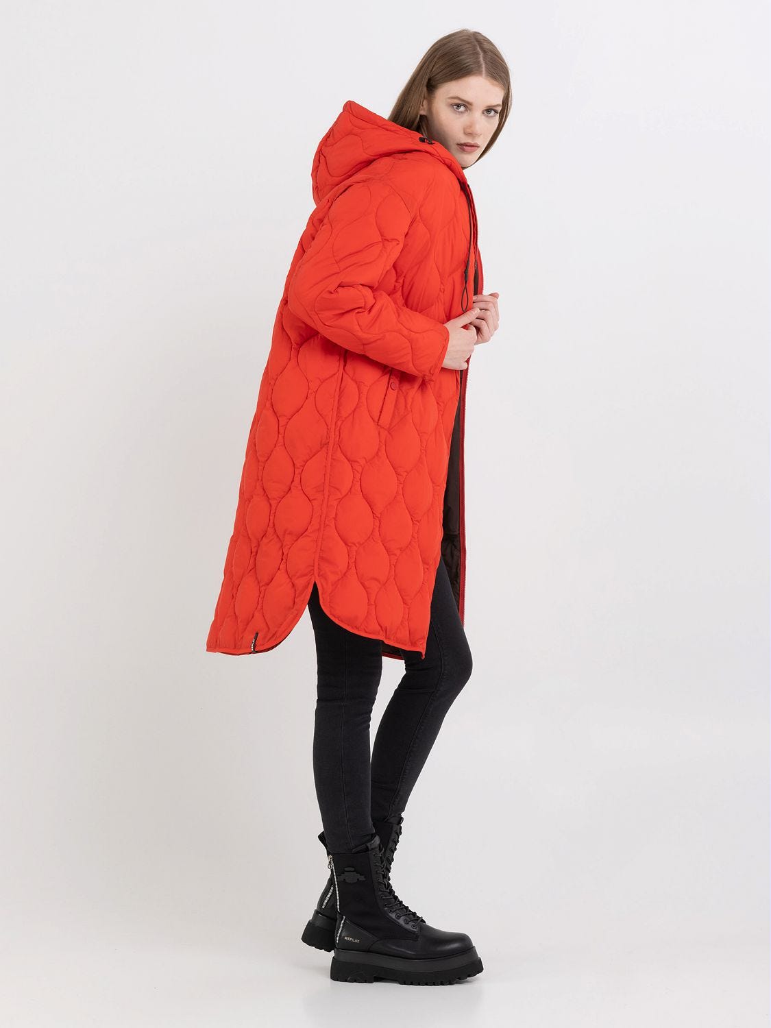 Quilted long jacket with hood
