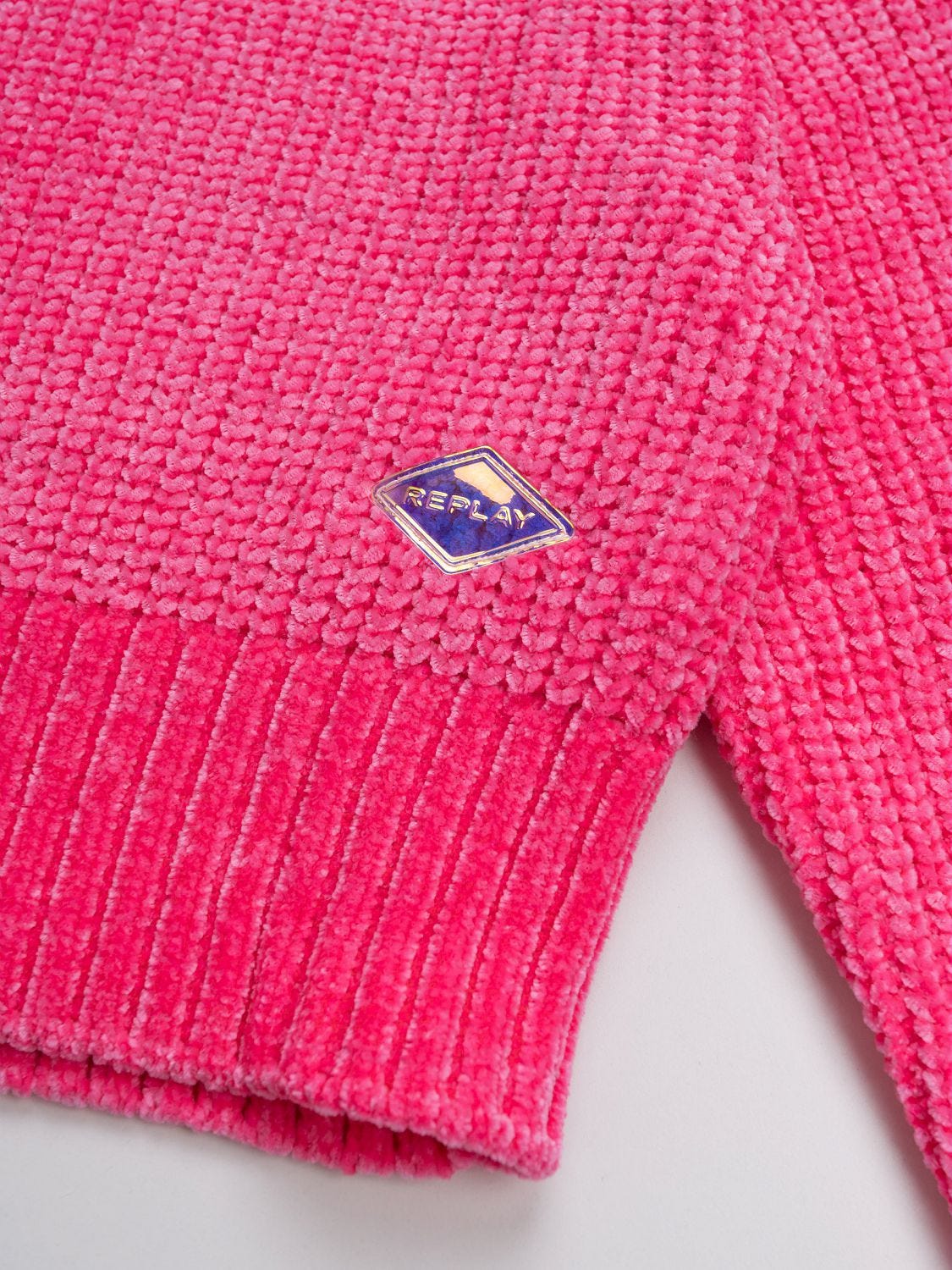 Pull sales matiere chenille
