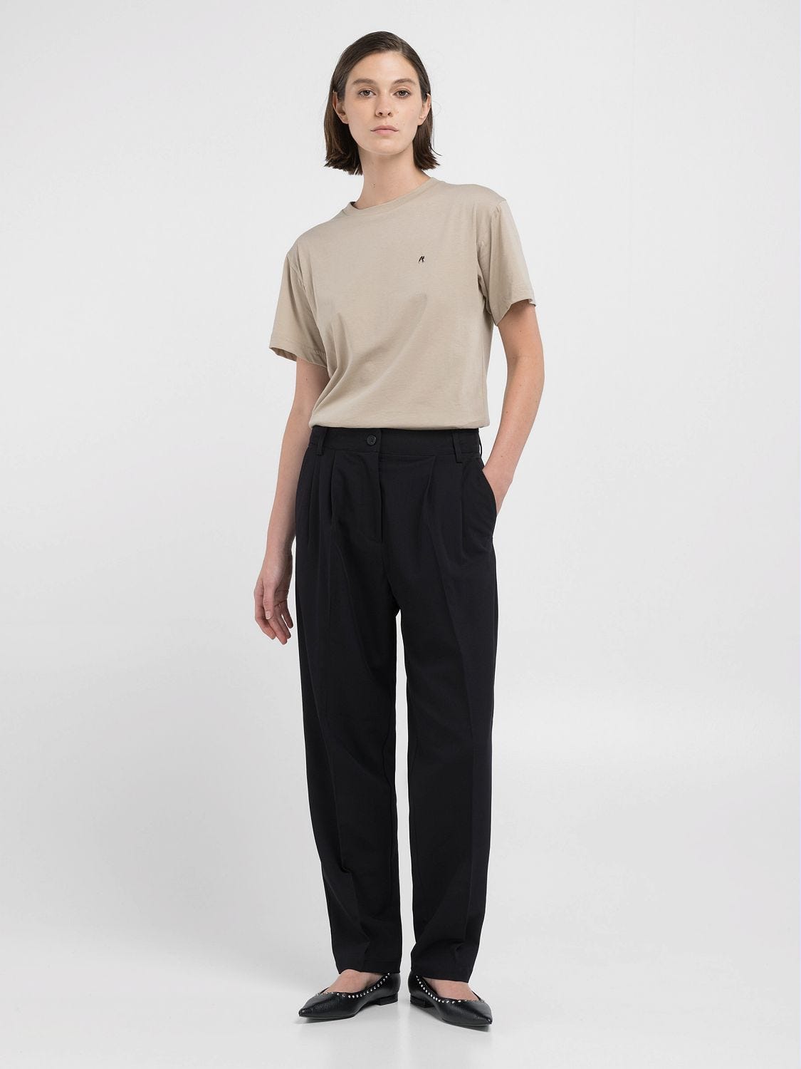 PANTALON COUPE CAROTTE EN SERGE