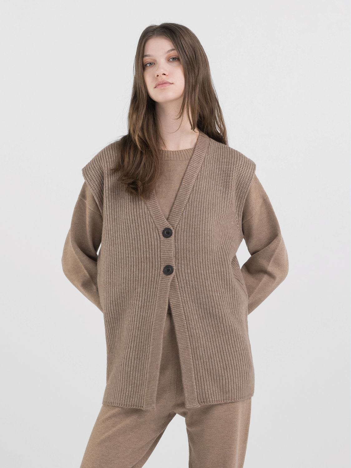 SLEEVELESS CARDIGAN