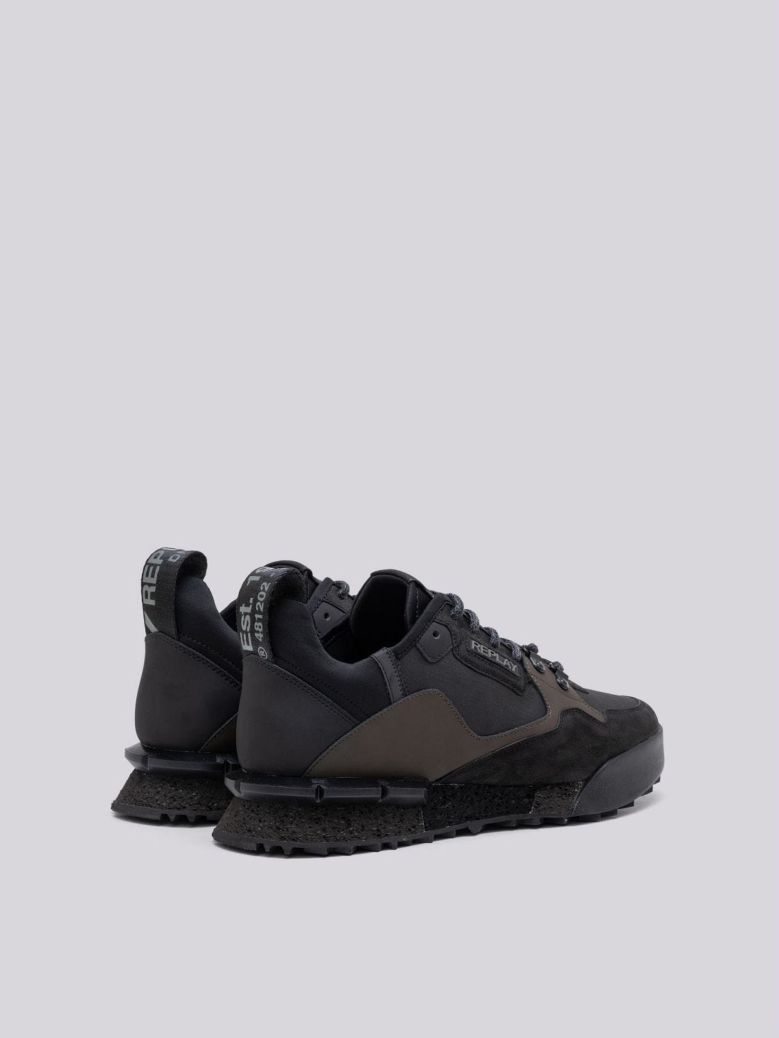Low top lace up sneakers top