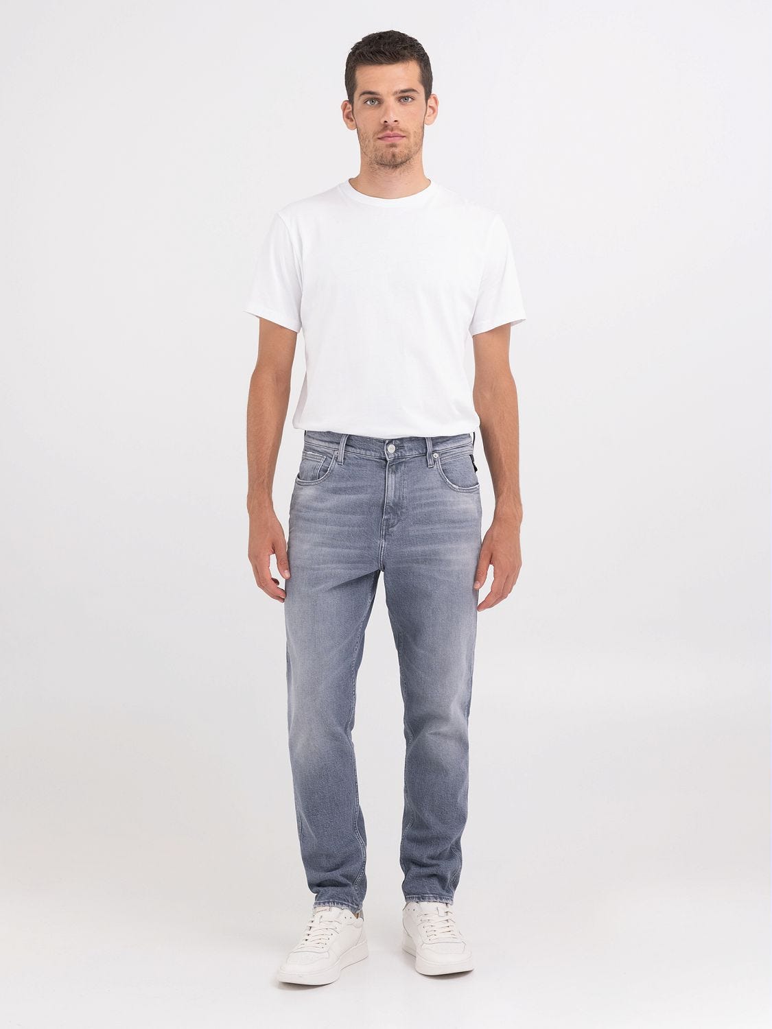Relaxed tapered fit Sandot jeans