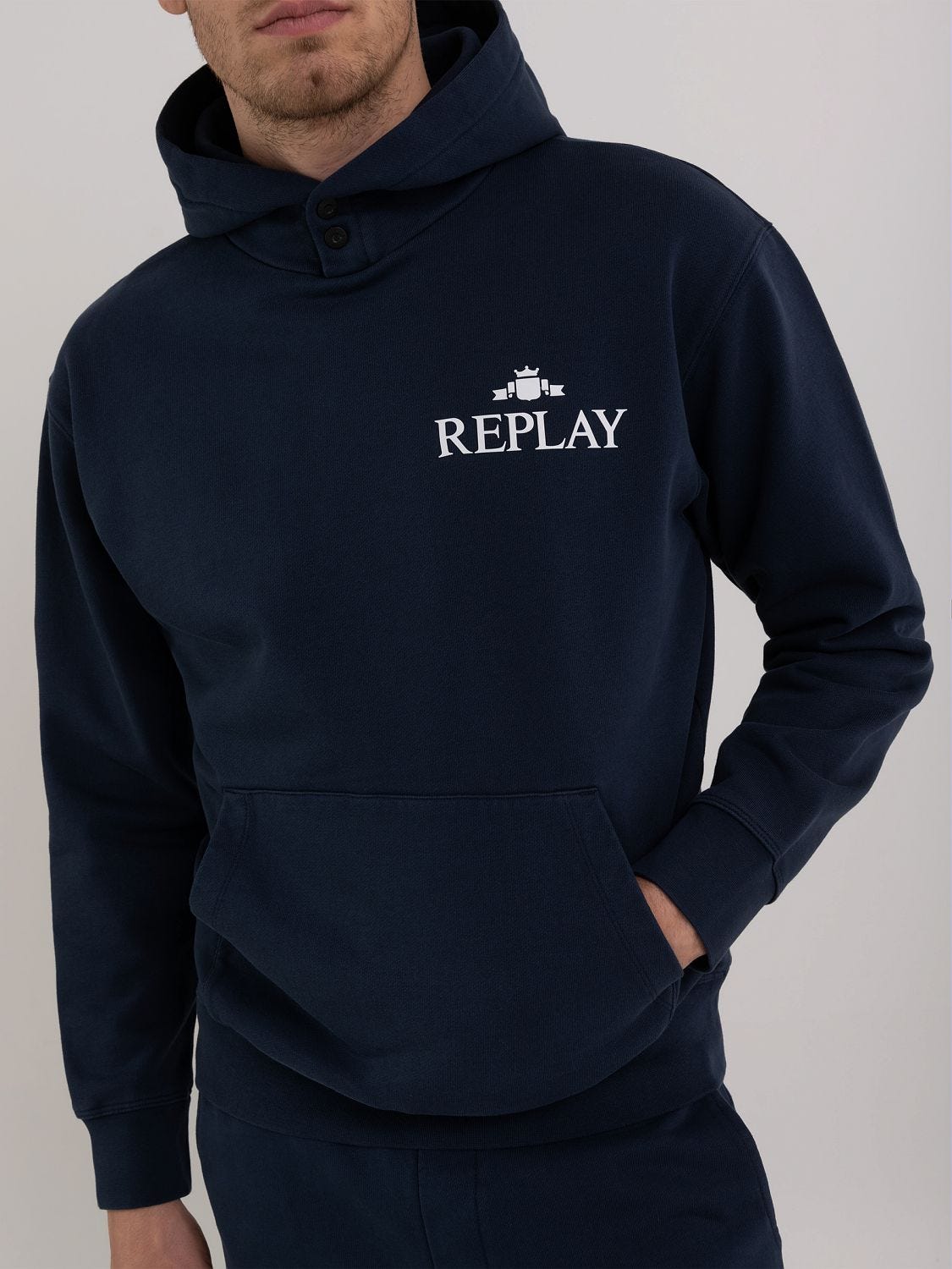 Hoodie logo deals jeans