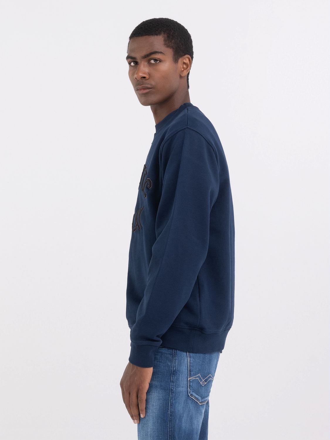 Navy blue crewneck discount sweatshirt