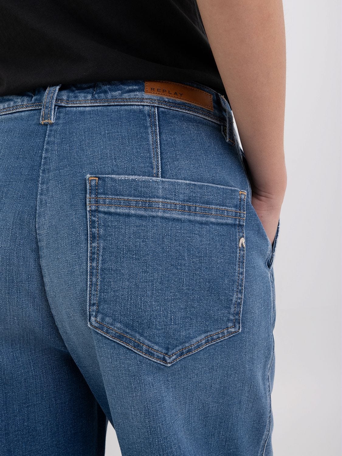 Straight fit wide leg Drewby jeans