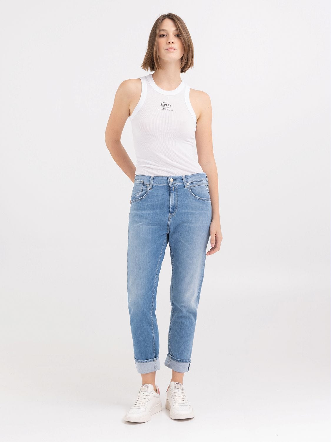 Boy mom jeans on sale