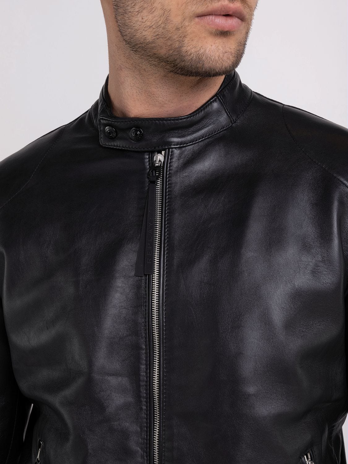 Crust leather jacket with zipper
