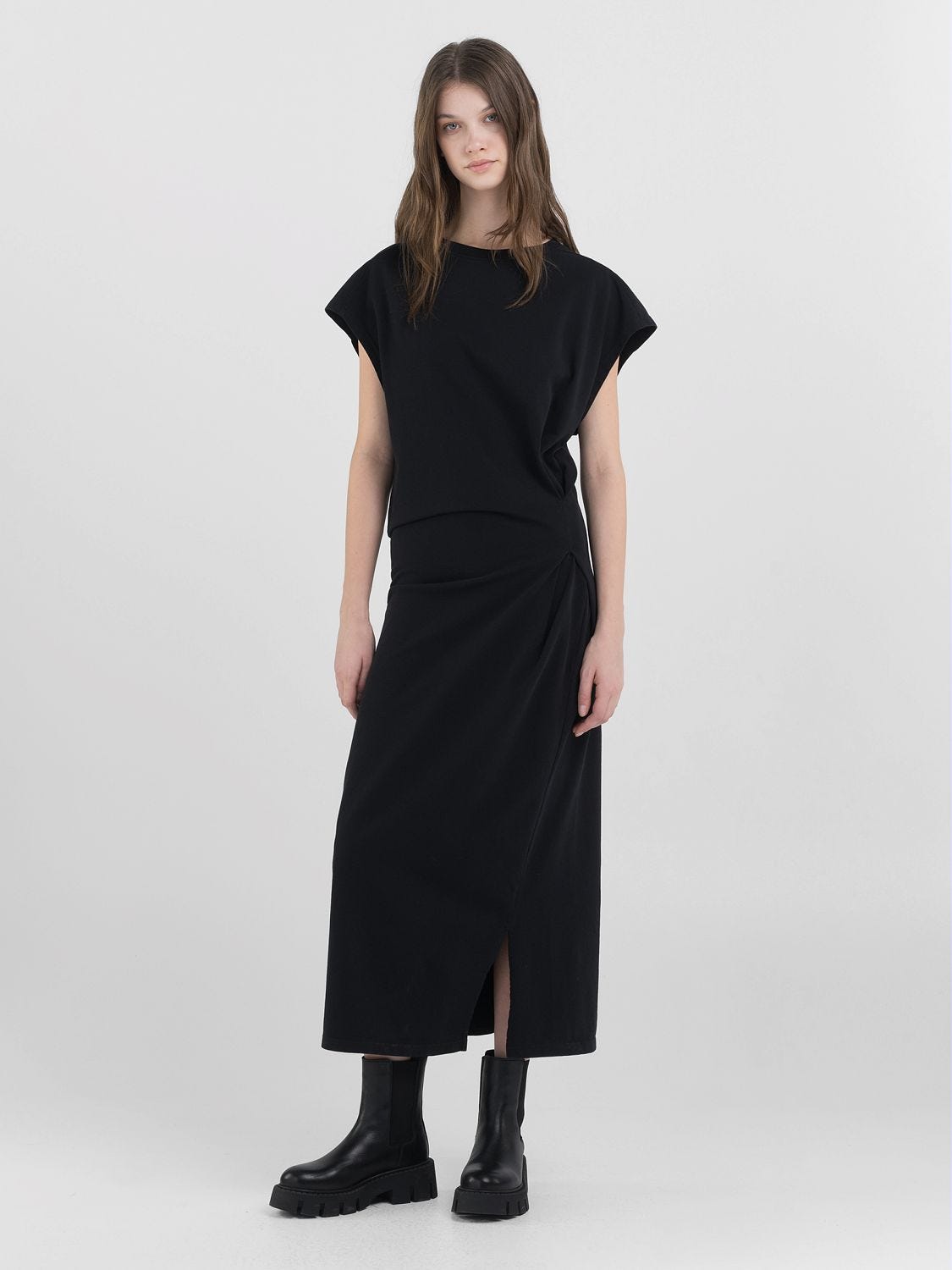 Black fitted jersey dress hotsell