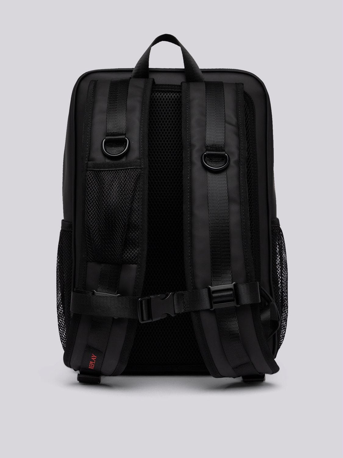 PU RUCKSACK MIT FACHERN