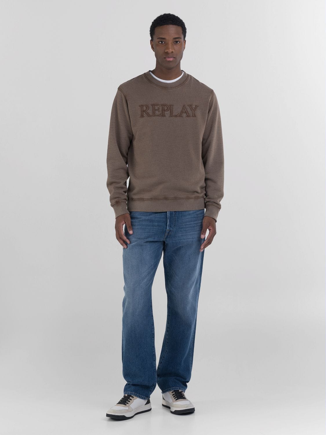 SWEATSHIRT MIT RUNDEM AUSSCHNITT UND SCHRIFTZUG