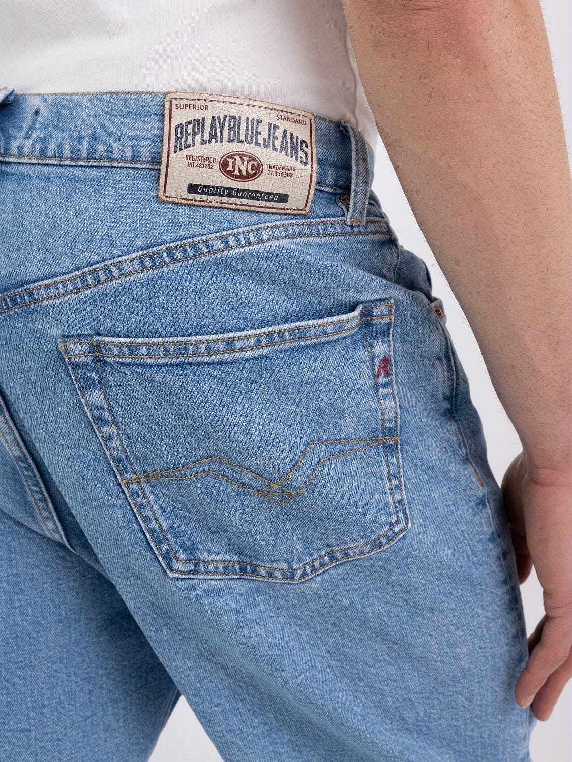 M9Z1 straight fit jeans