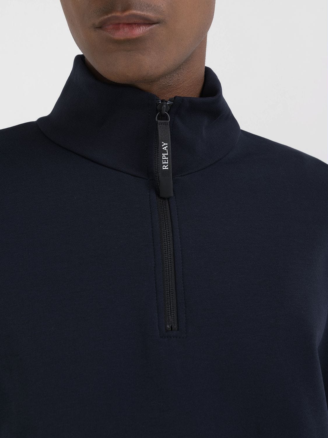 ZIP UP HIGH NECK SWEATSHIRT