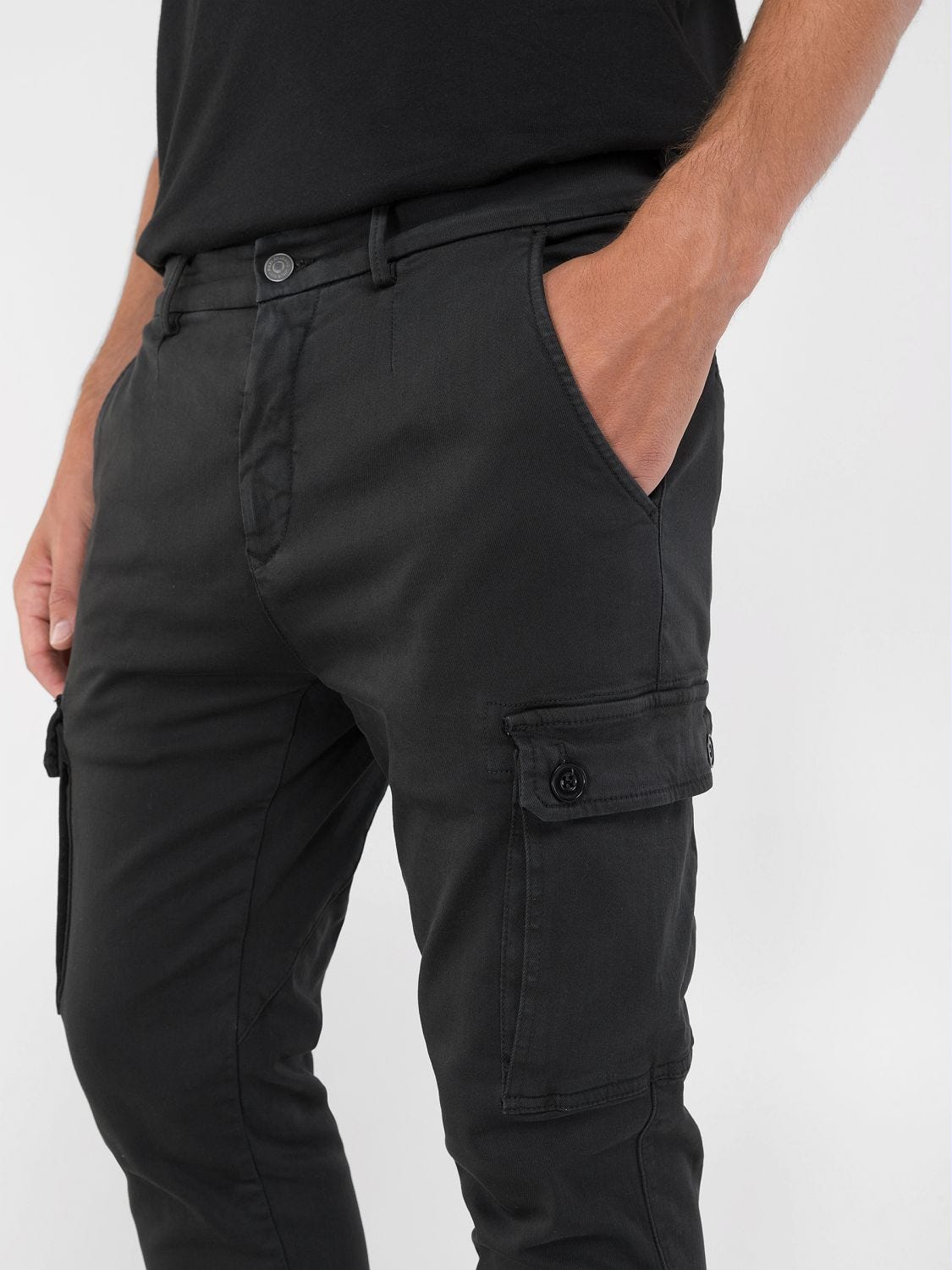 Slim fit cargo jeans shop