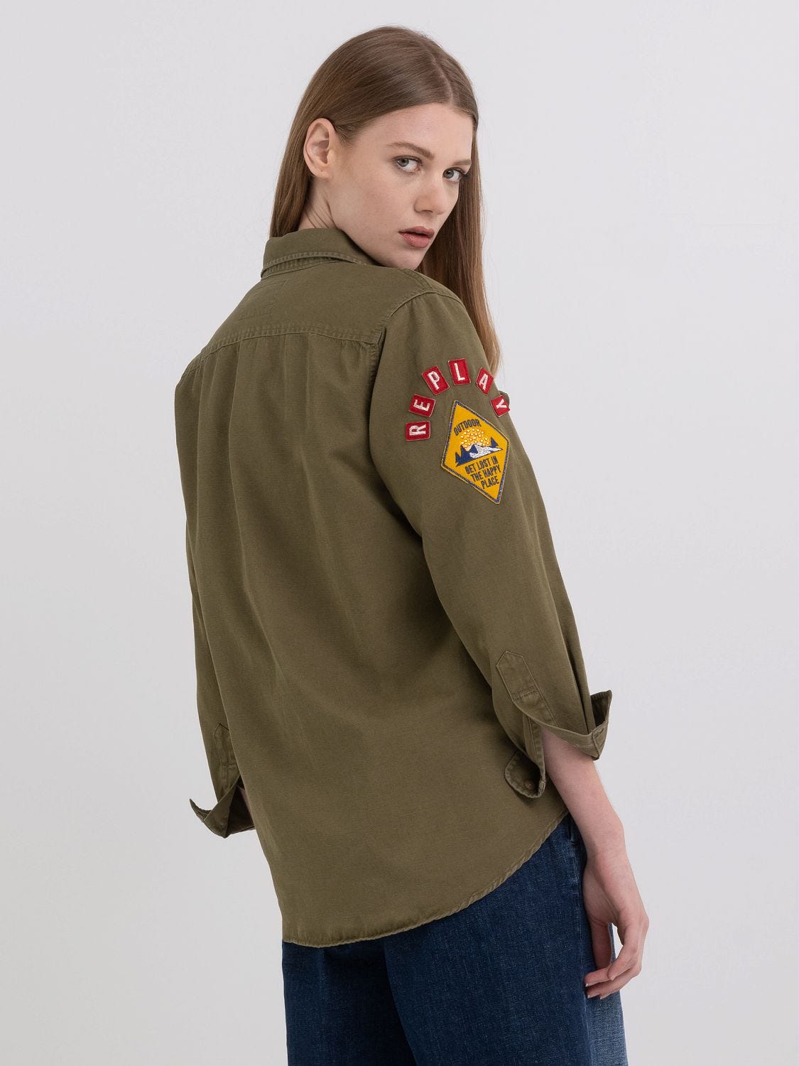 Boy fit shirt with army patch