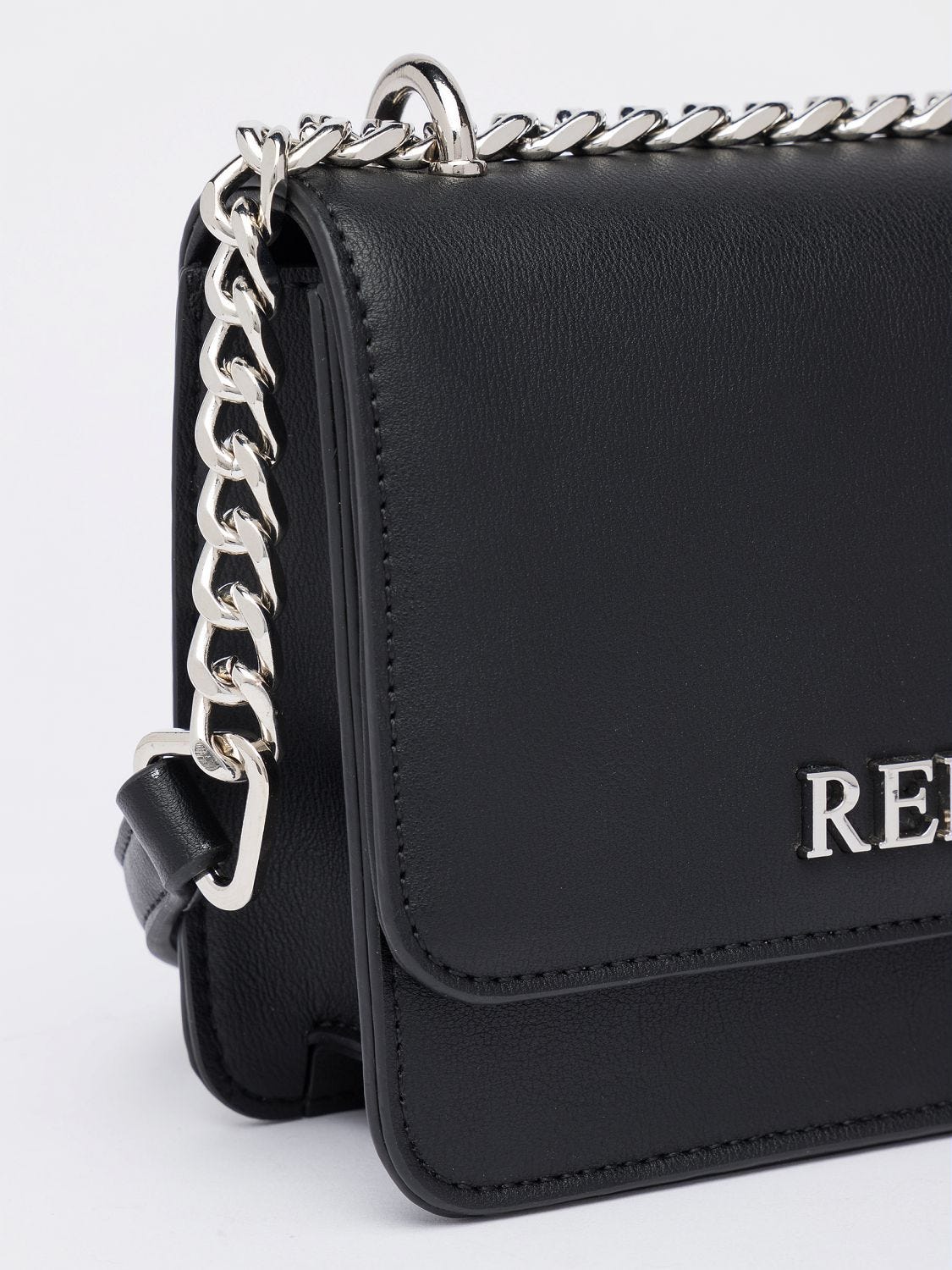 CROSSBODY BAG WITH CHAIN