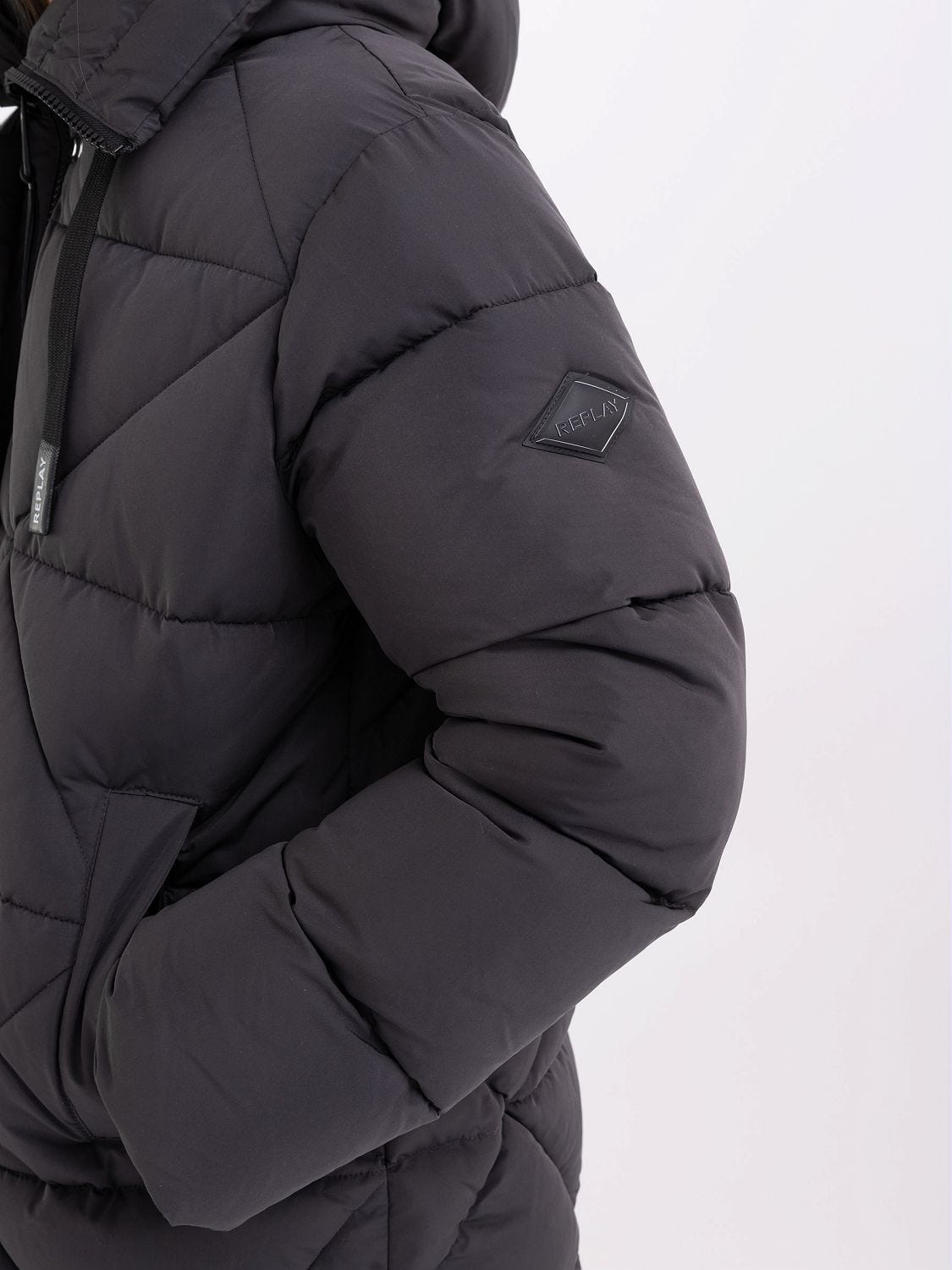 Long jacket in nylon with zipper