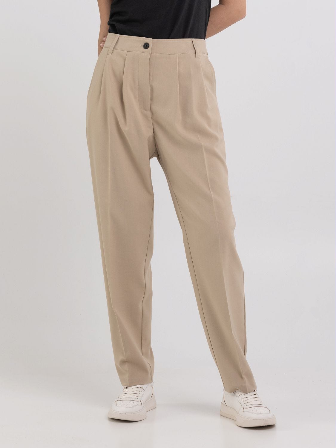 Carrot fit trousers in twill