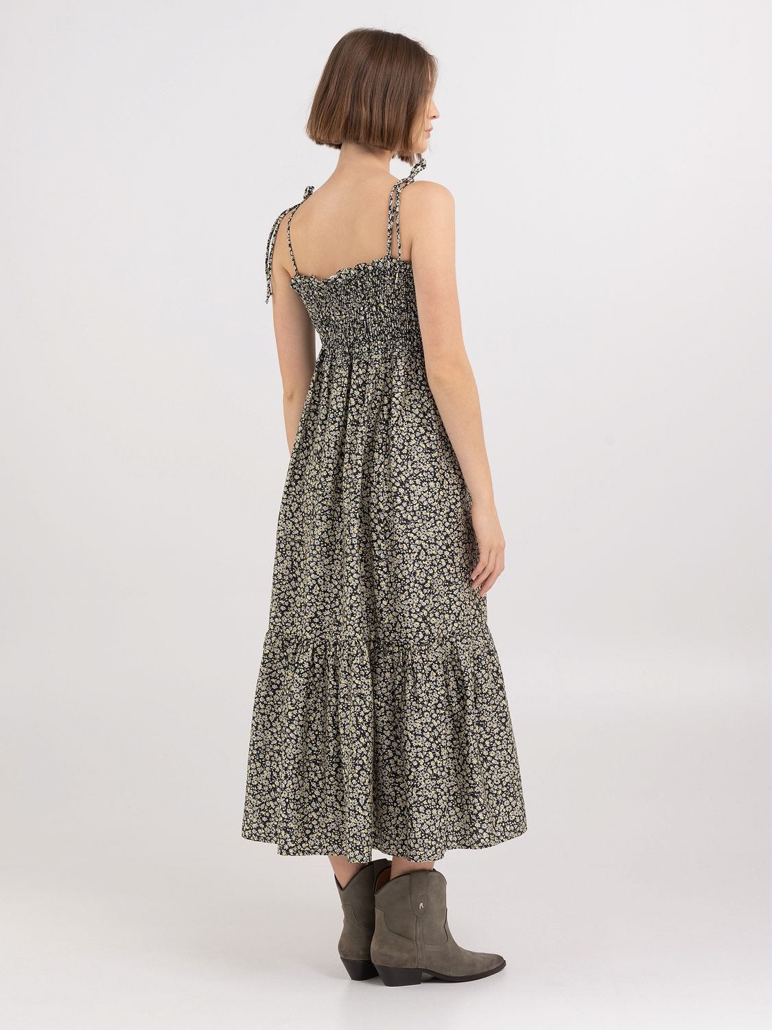 Long dress in smock stitch with all over print