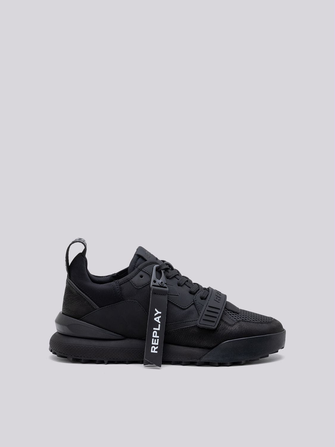 Men's trainers with velcro straps top