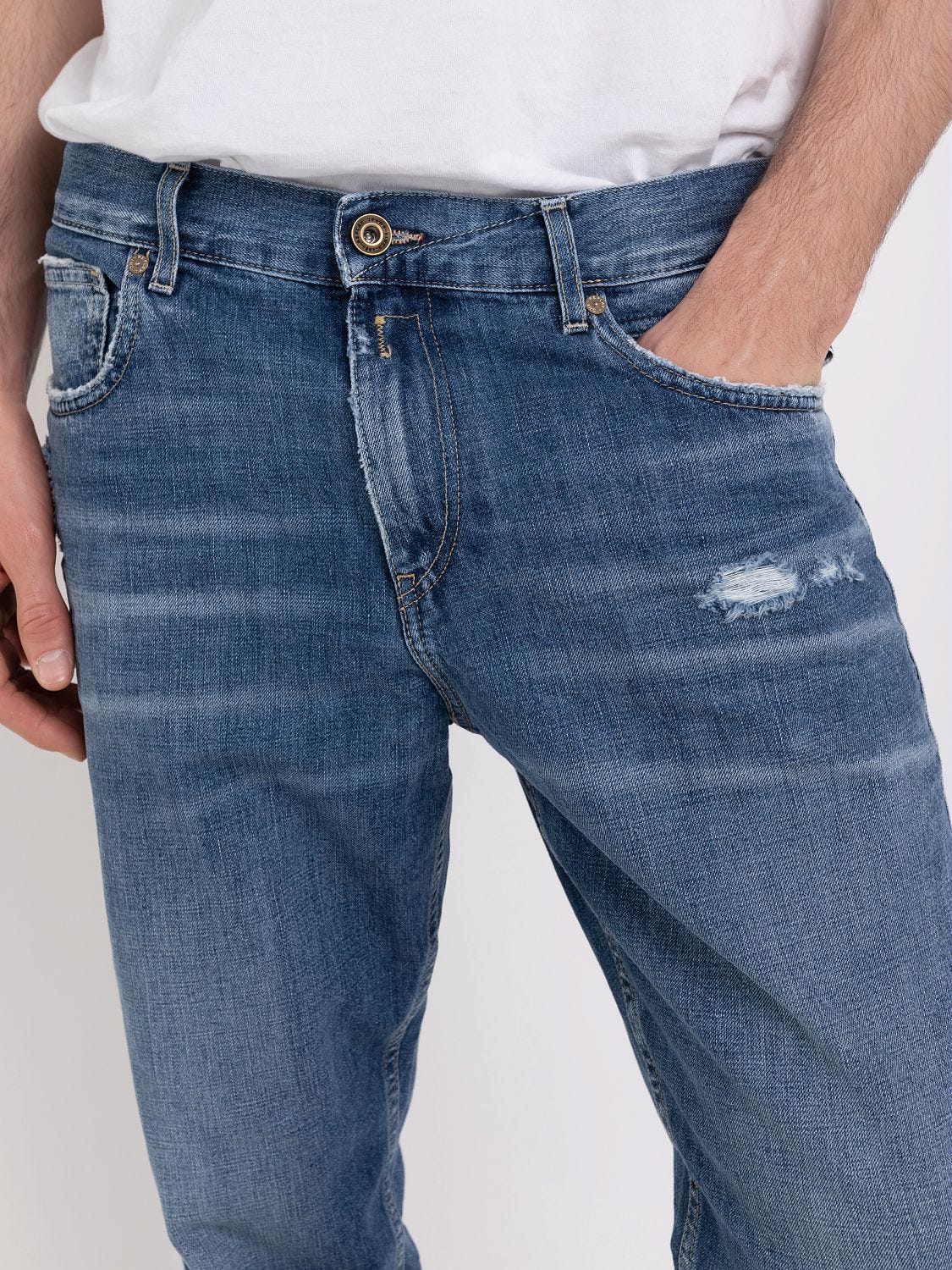 Relaxed tapered fit Sandot jeans