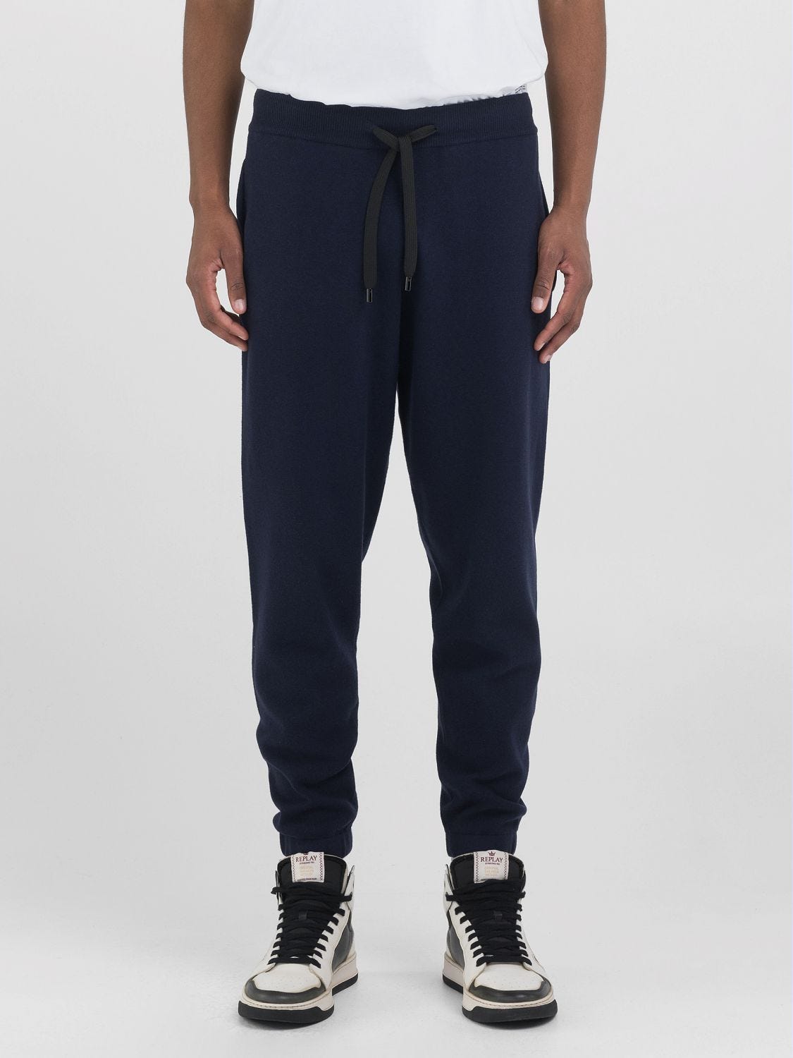 RELAXED FIT JOGGERS IN A RECYCLED POLYESTER BLEND