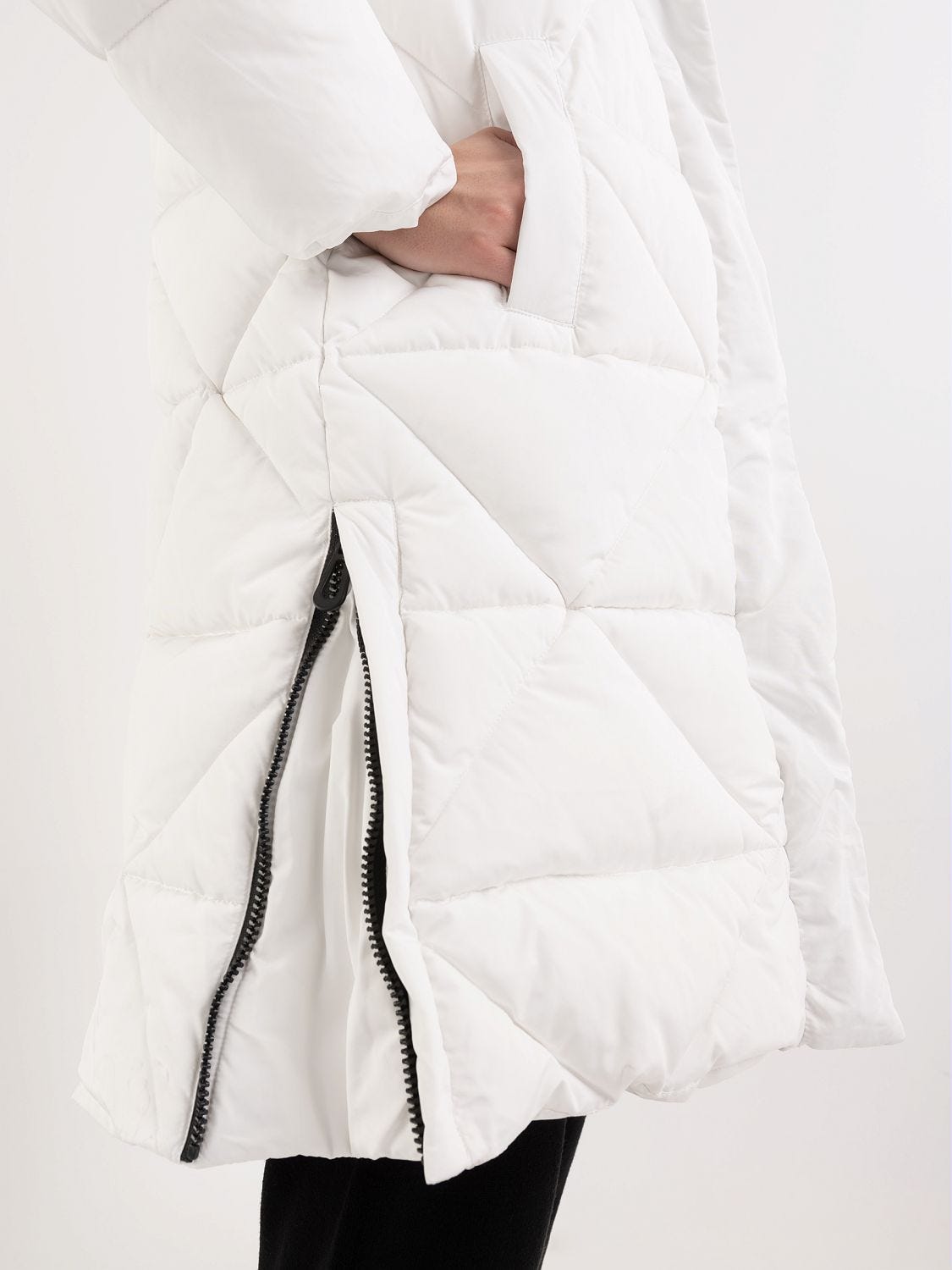 Long jacket in nylon with zipper