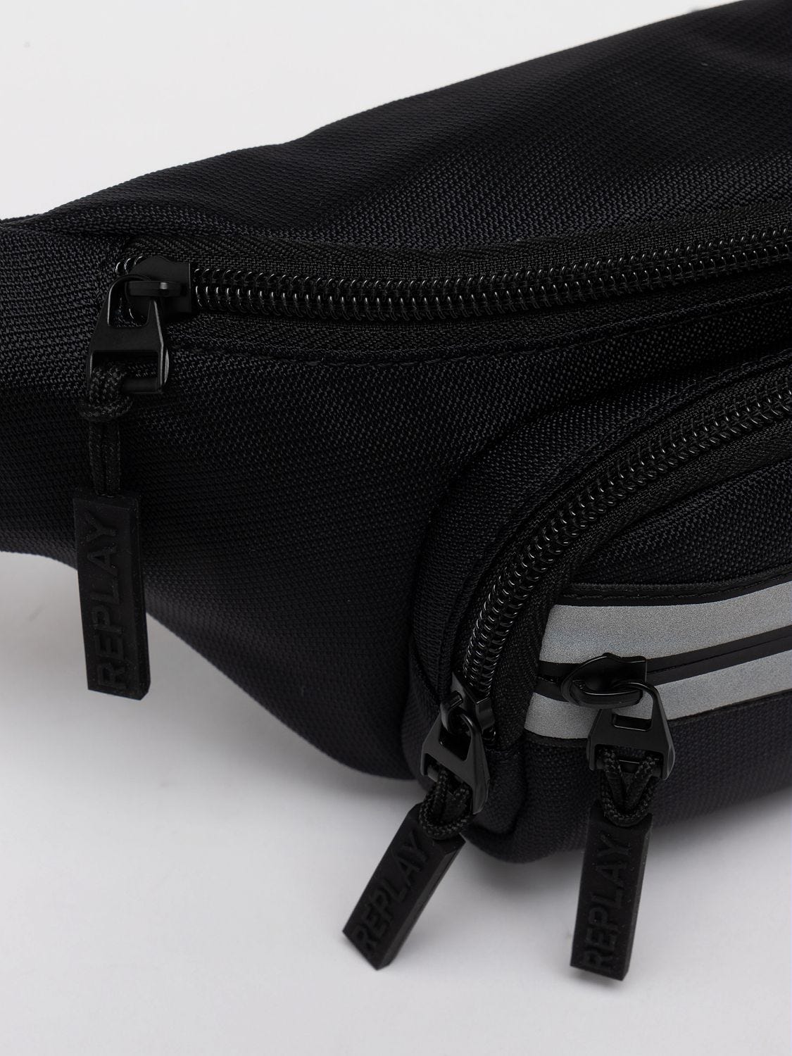 Tna on sale fanny pack