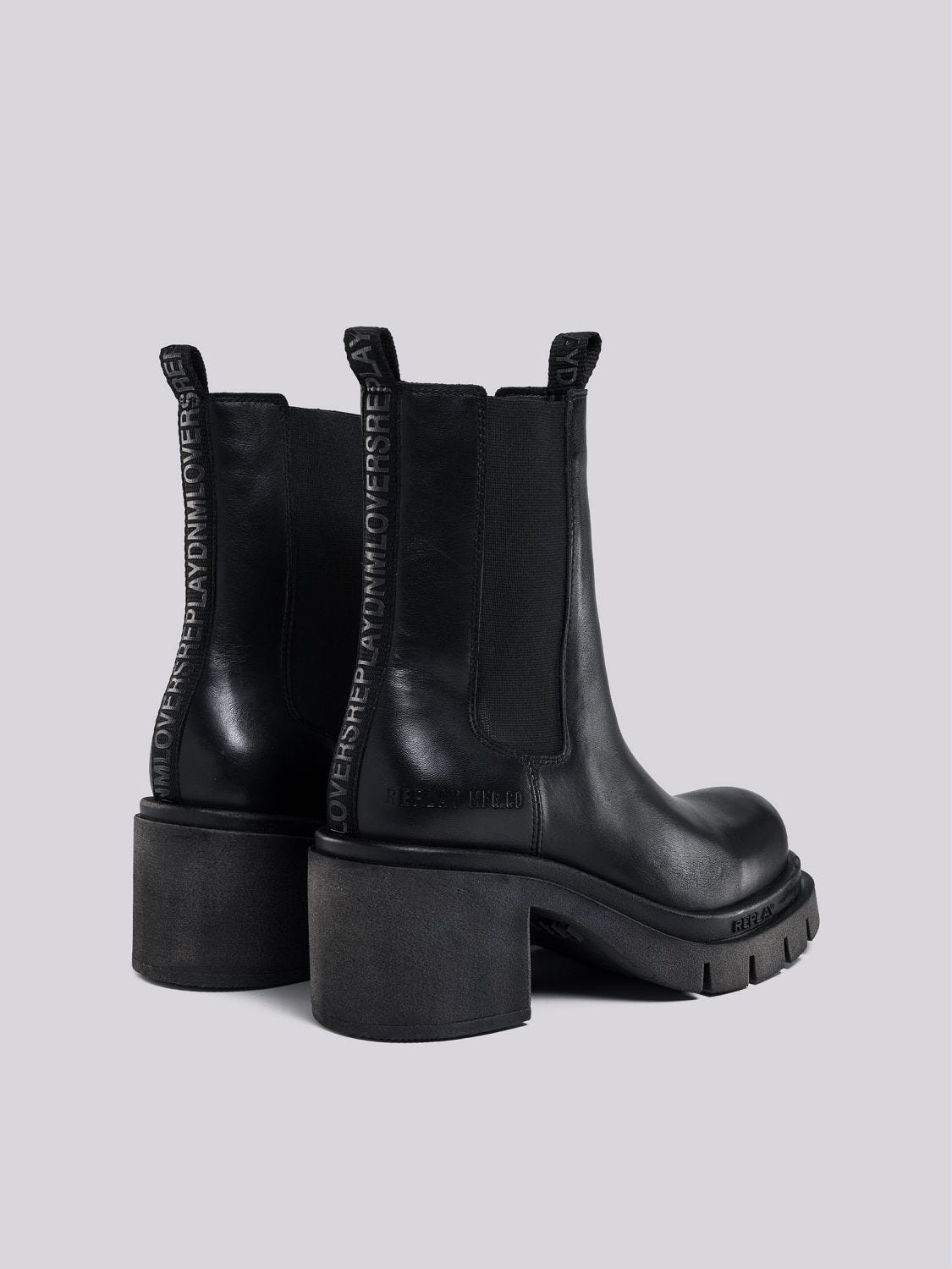 Kendall kylie outlet chelsea boots