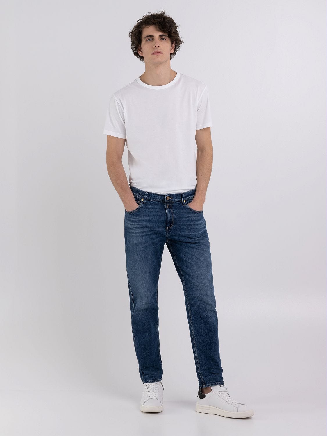 Relaxed tapered fit Sandot jeans