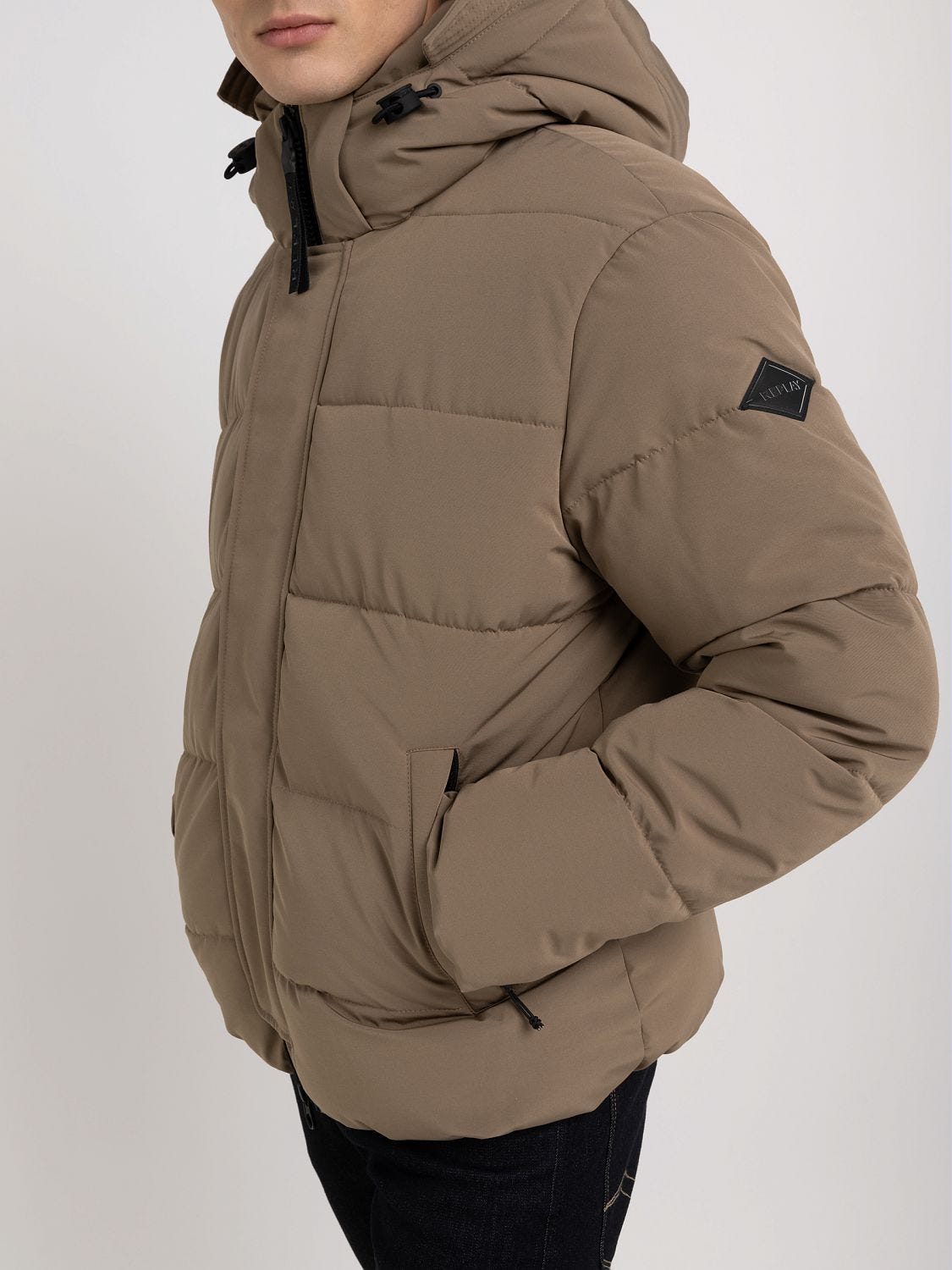 Quilted short jacket with hood