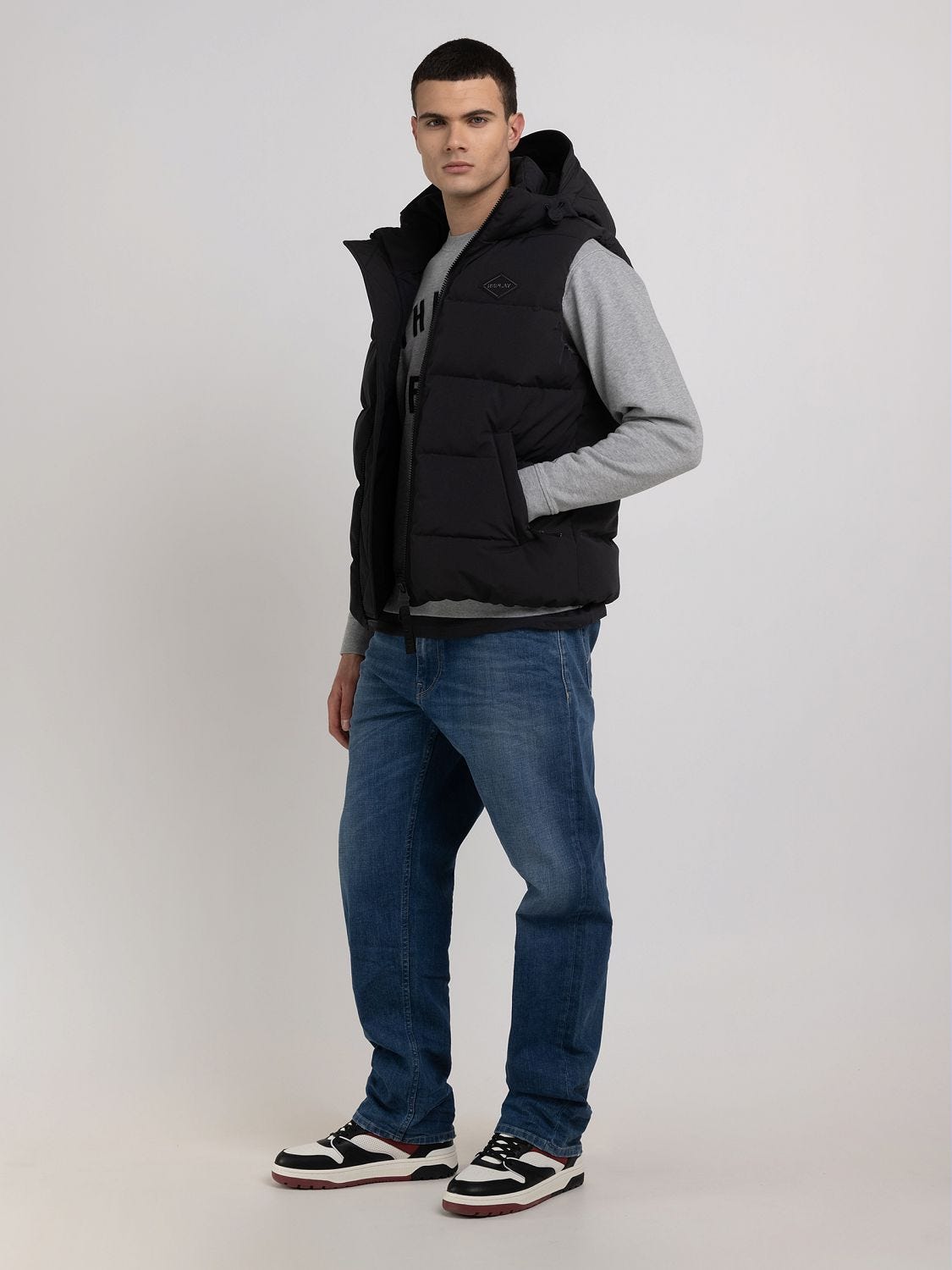 Quilted vest with hood