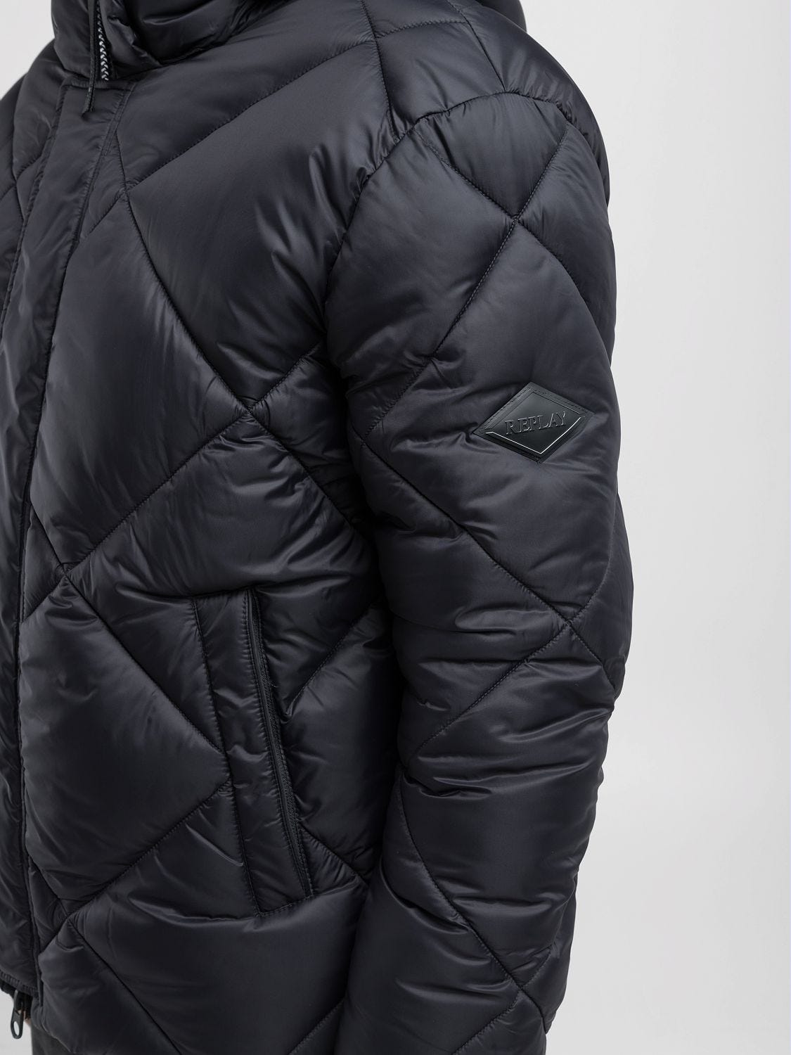 RECYCLED NYLON JACKET