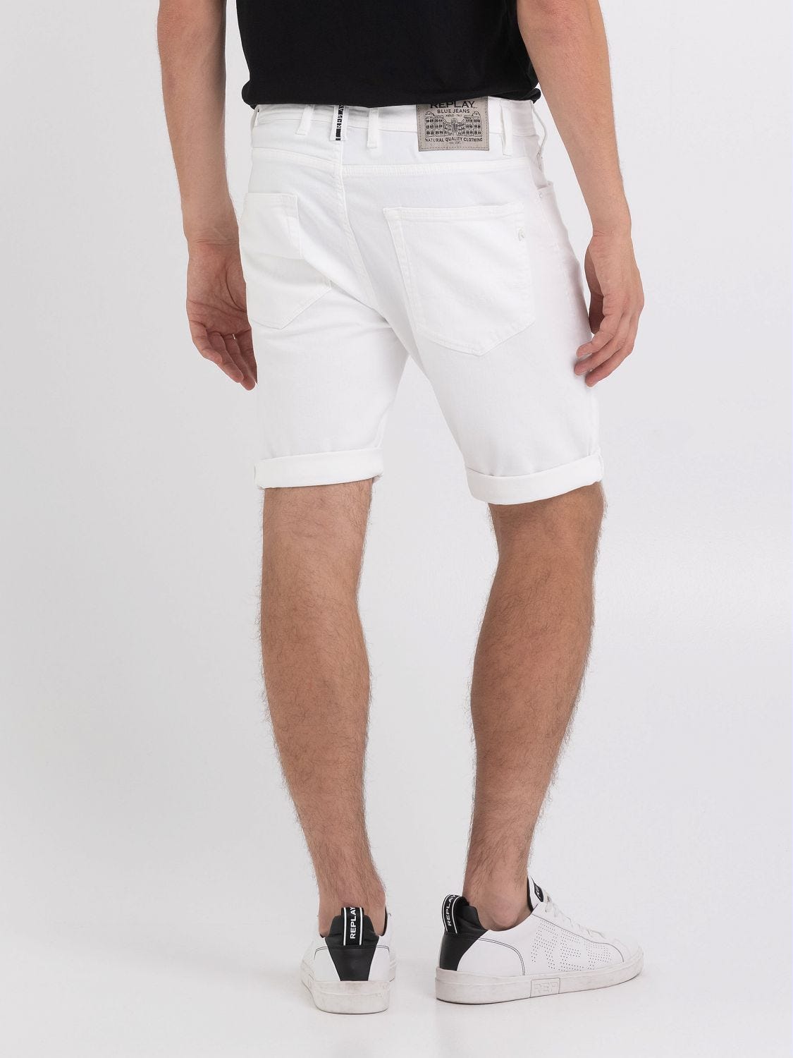 Replay shorts top