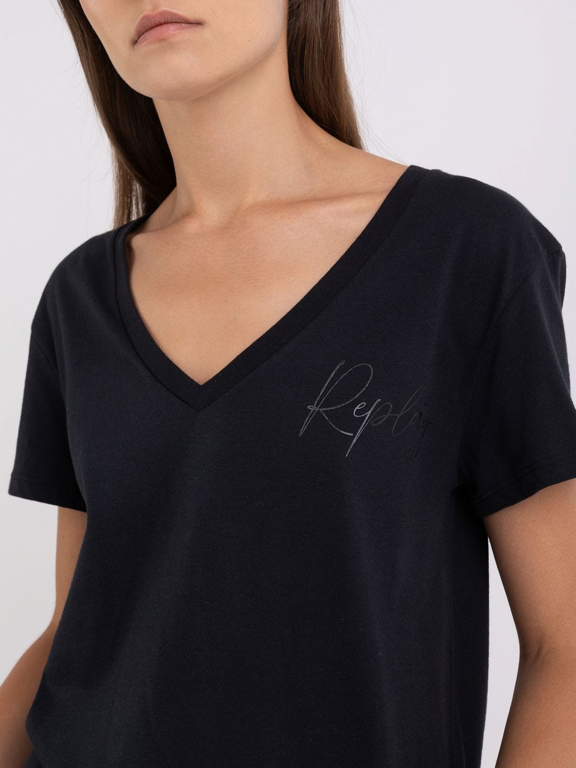 V-neck t-shirt with print