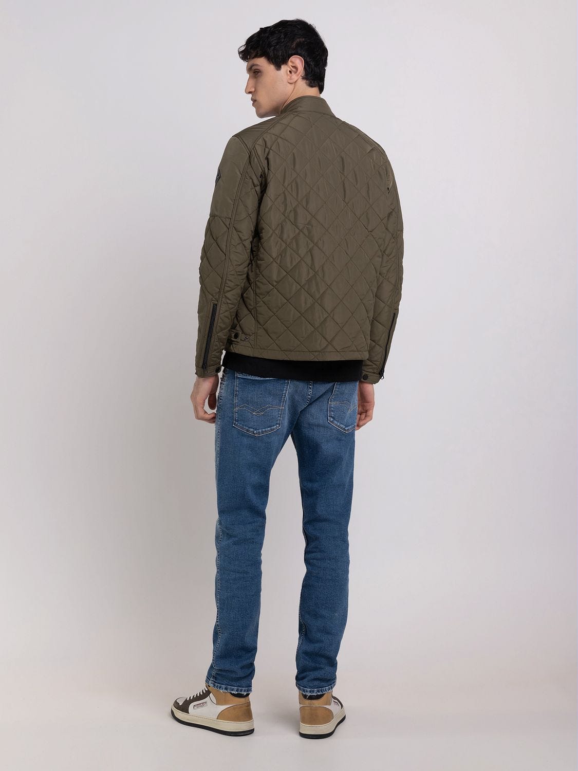 Short quilted jacket