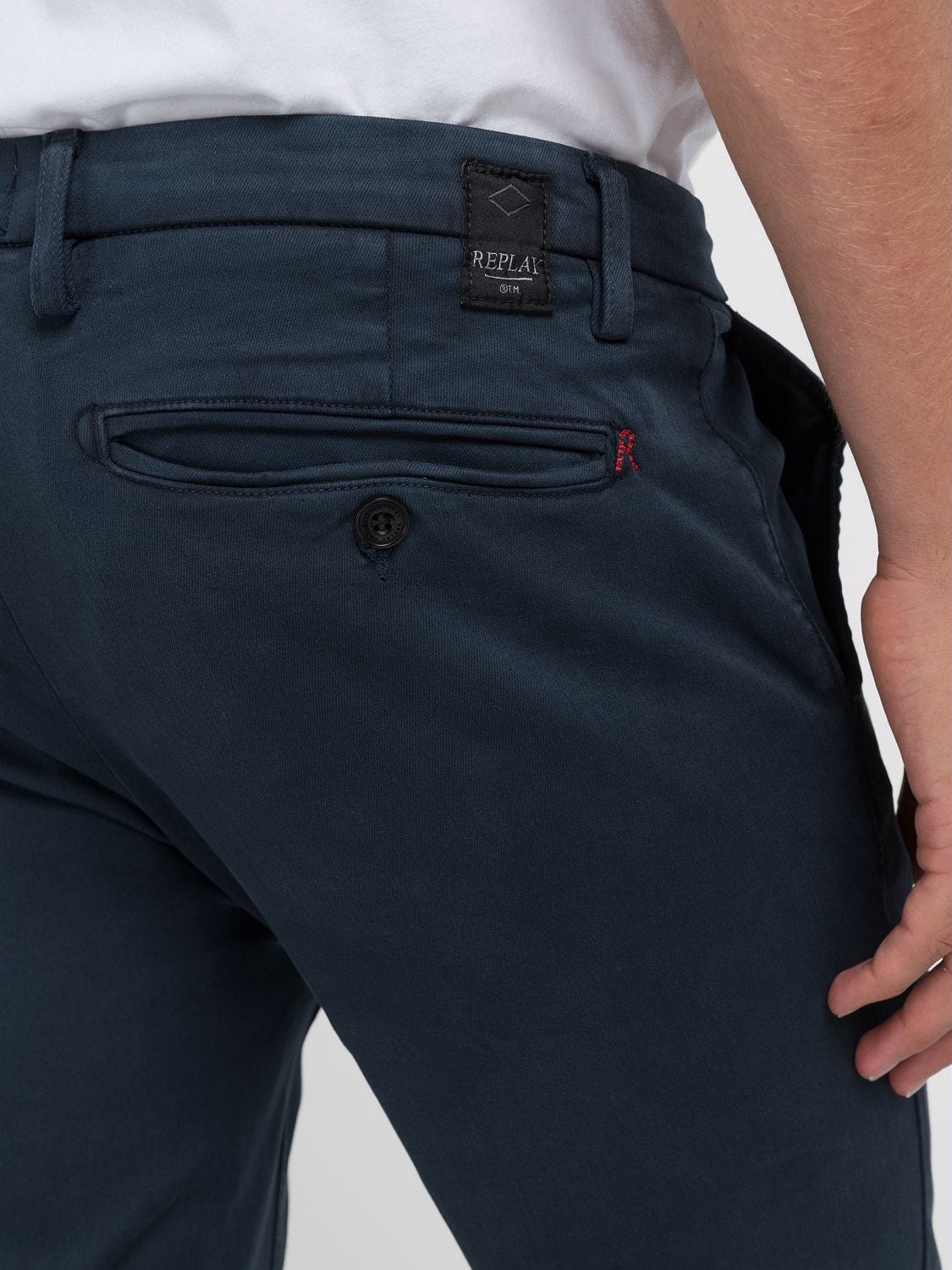 ZEUMAR SLIM-FIT CHINO JEANS