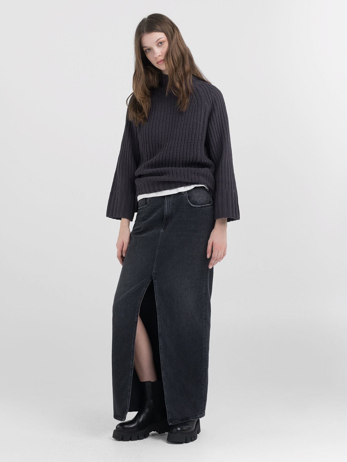 LONG BLACK DENIM SKIRT