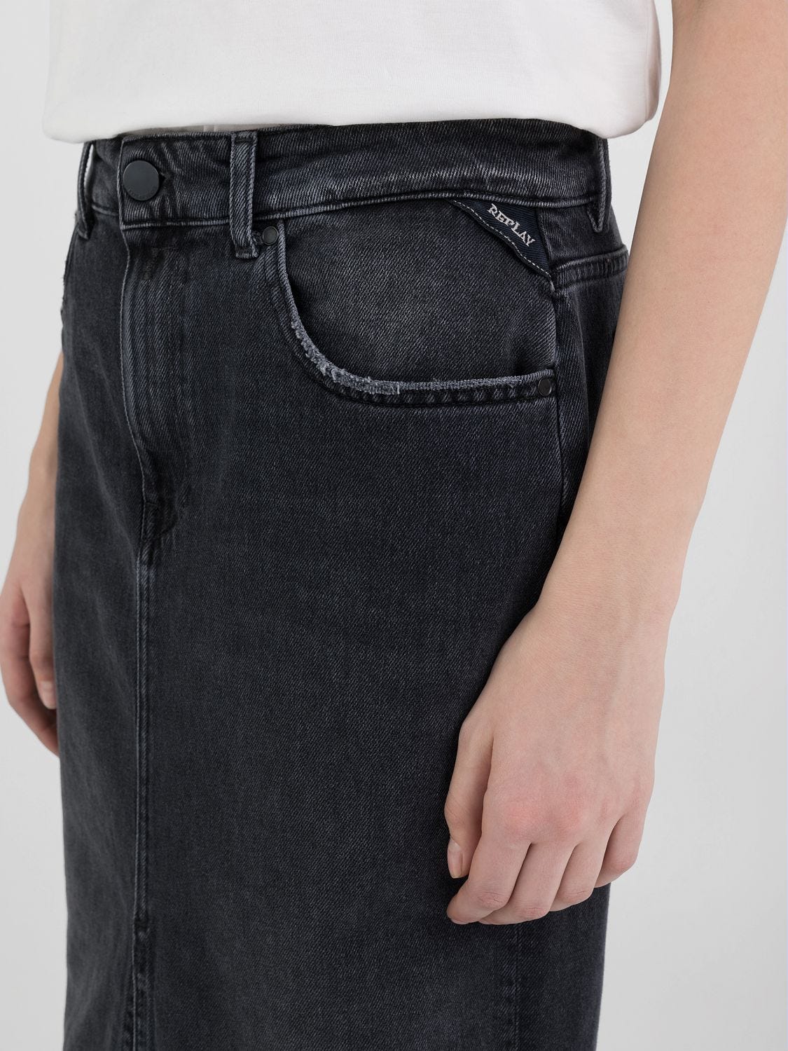 LONG BLACK DENIM SKIRT