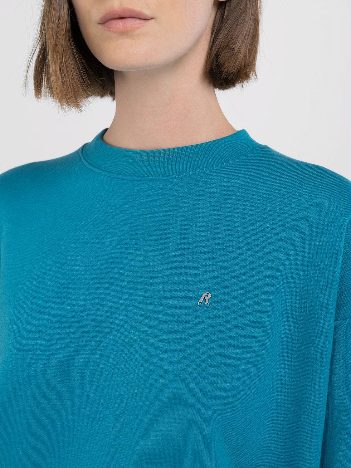 SOLID COLOUR REGULAR FIT SWEATSHIRT