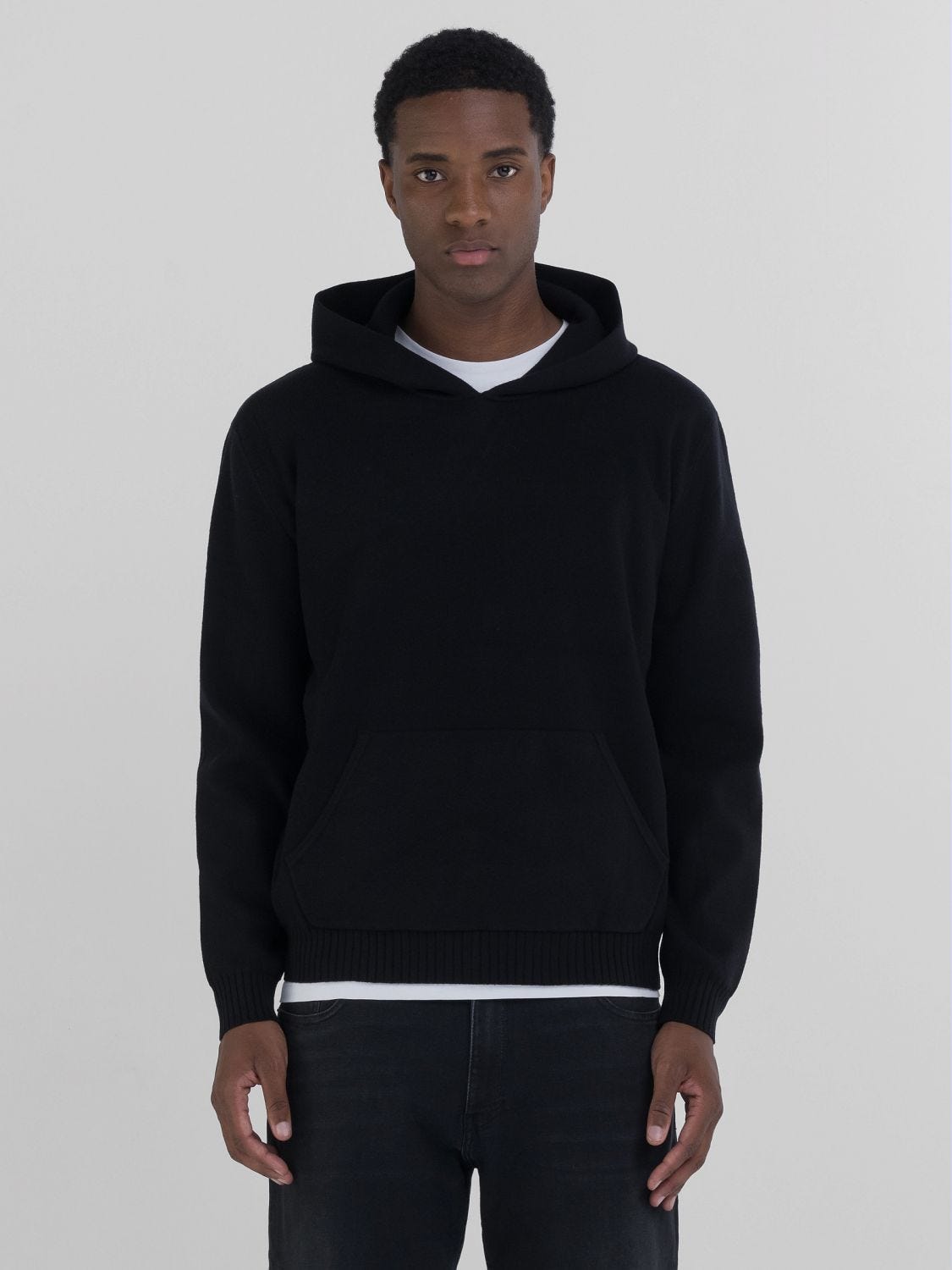 MAGLIONE CON CAPPUCCIO