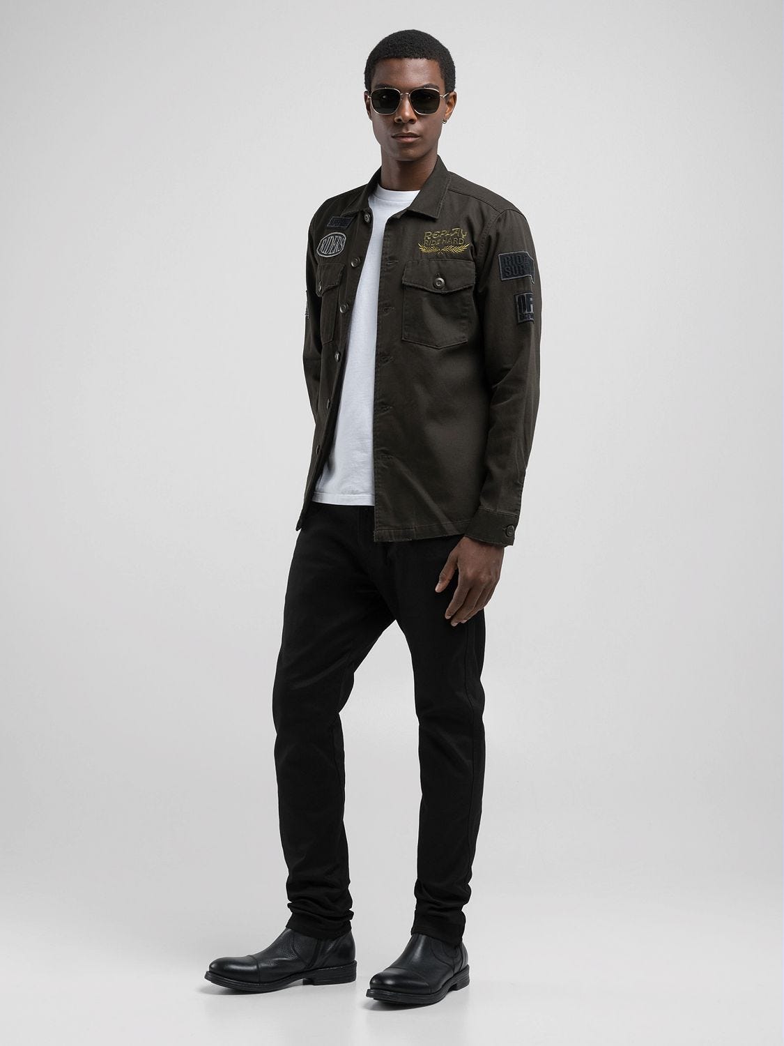 Shirt jacket with lettering and appliqués Dark olive Shirt jacket with lettering and appliqués Dark olive