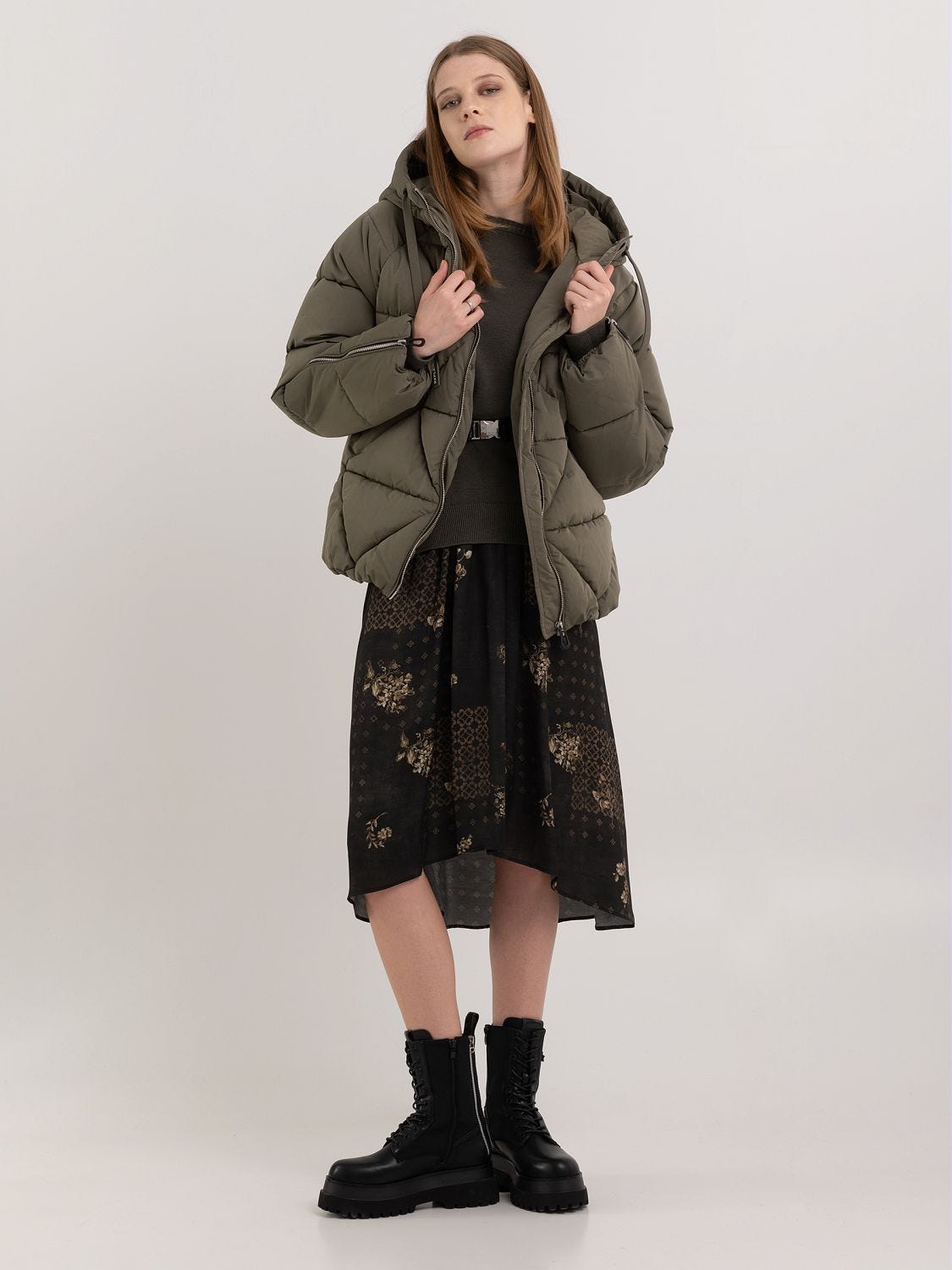 Short sales zipper jacket