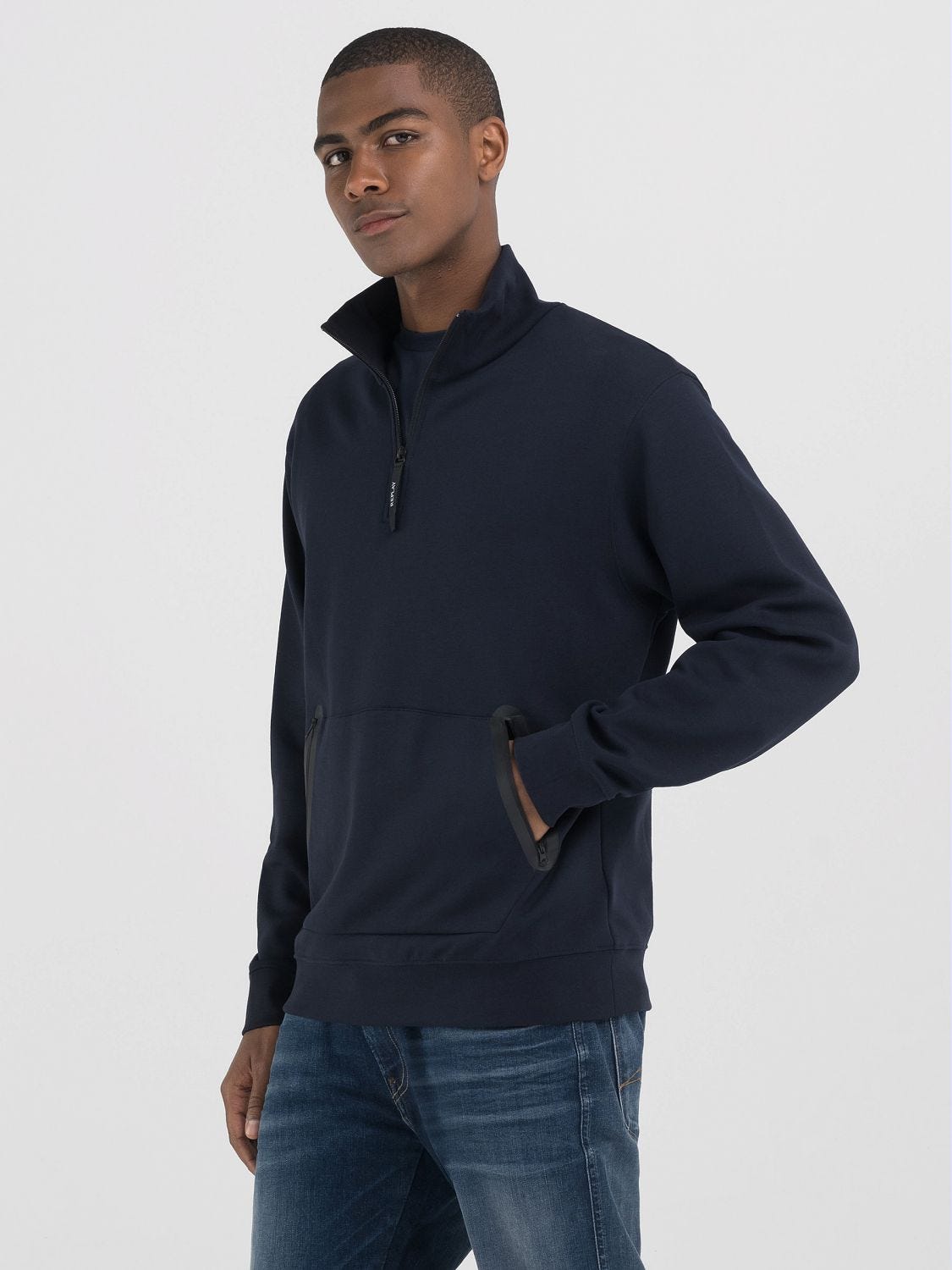 ZIP-UP HIGH-NECK SWEATSHIRT