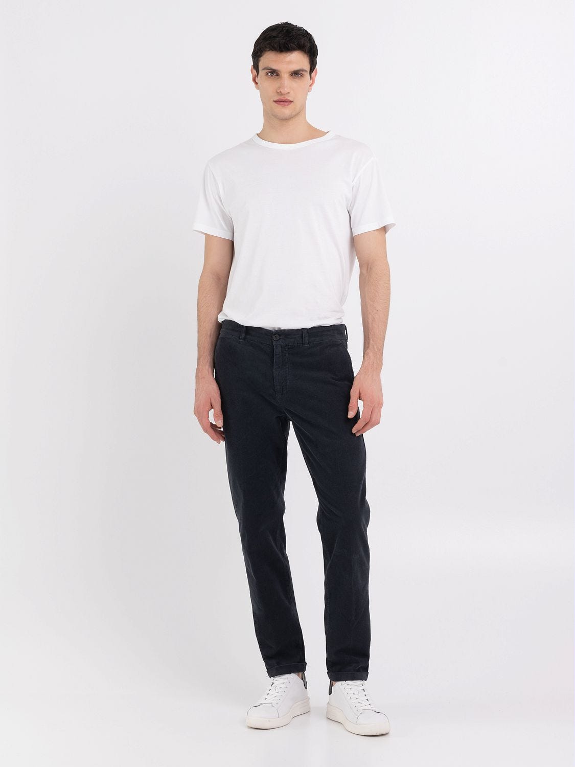 Slim fit Brad chino trousers in corduroy