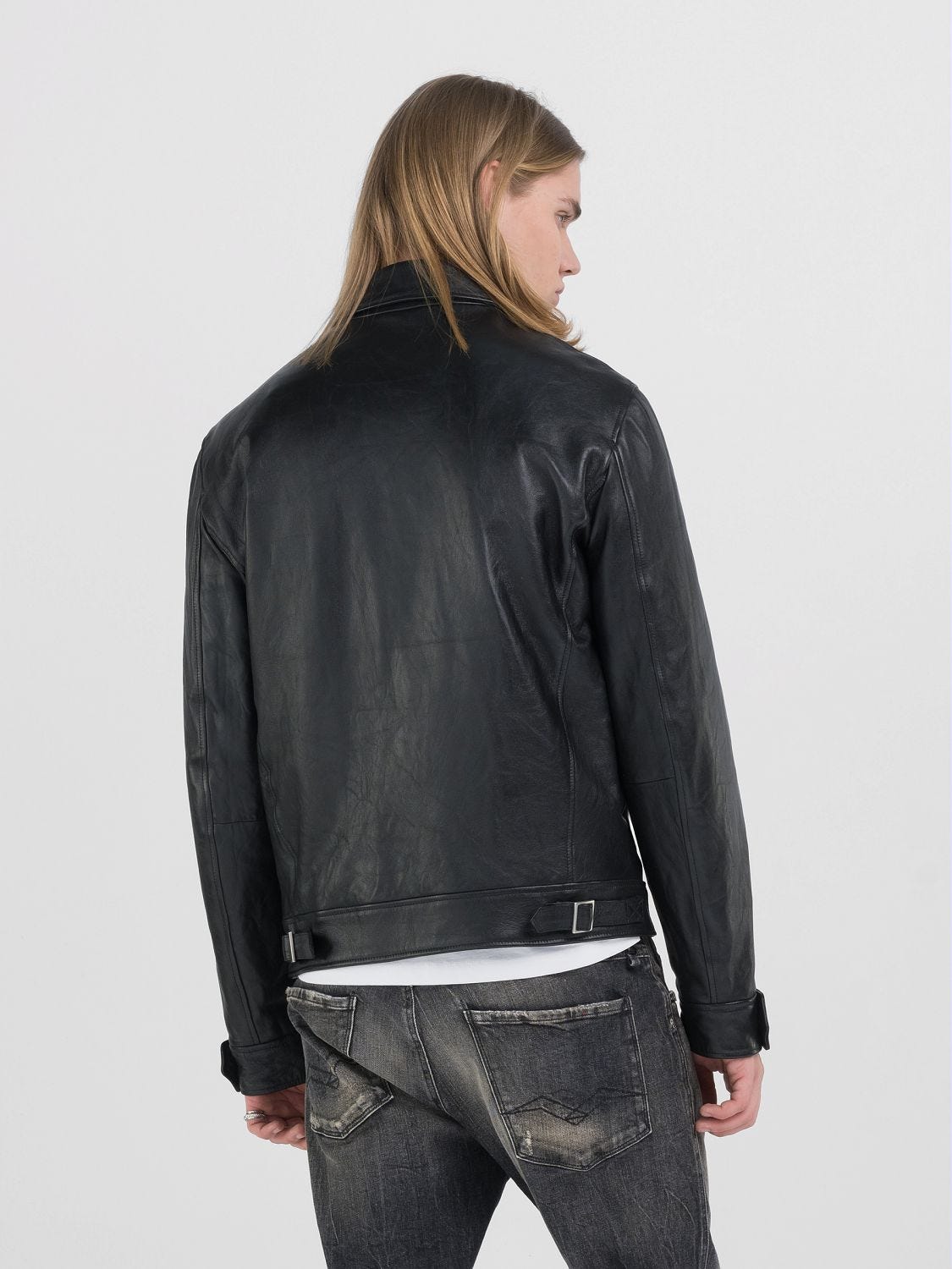 LEATHER JACKET WITH COLLAR