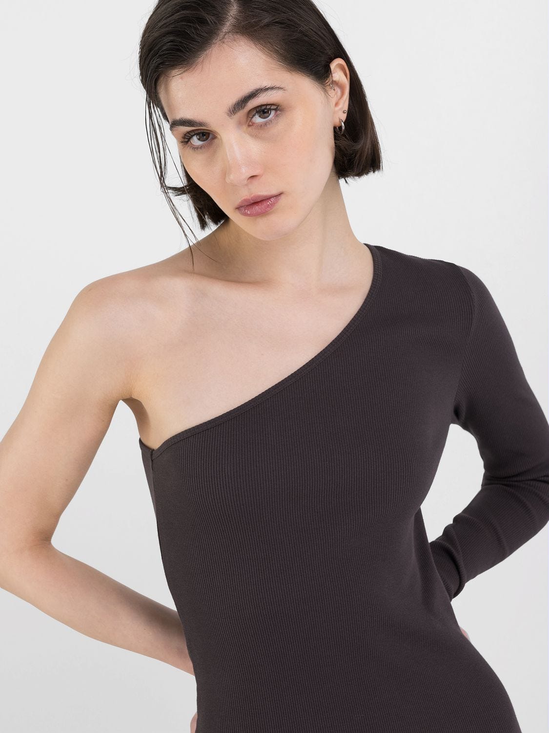 LONG RIBBED ONE SHOULDER DRESS