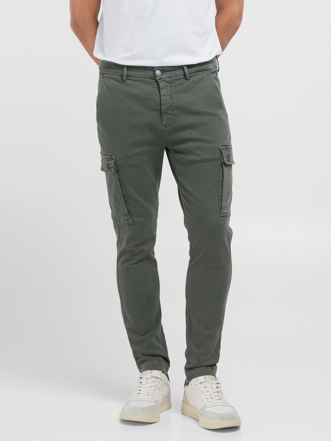 Sporty cargo pants online